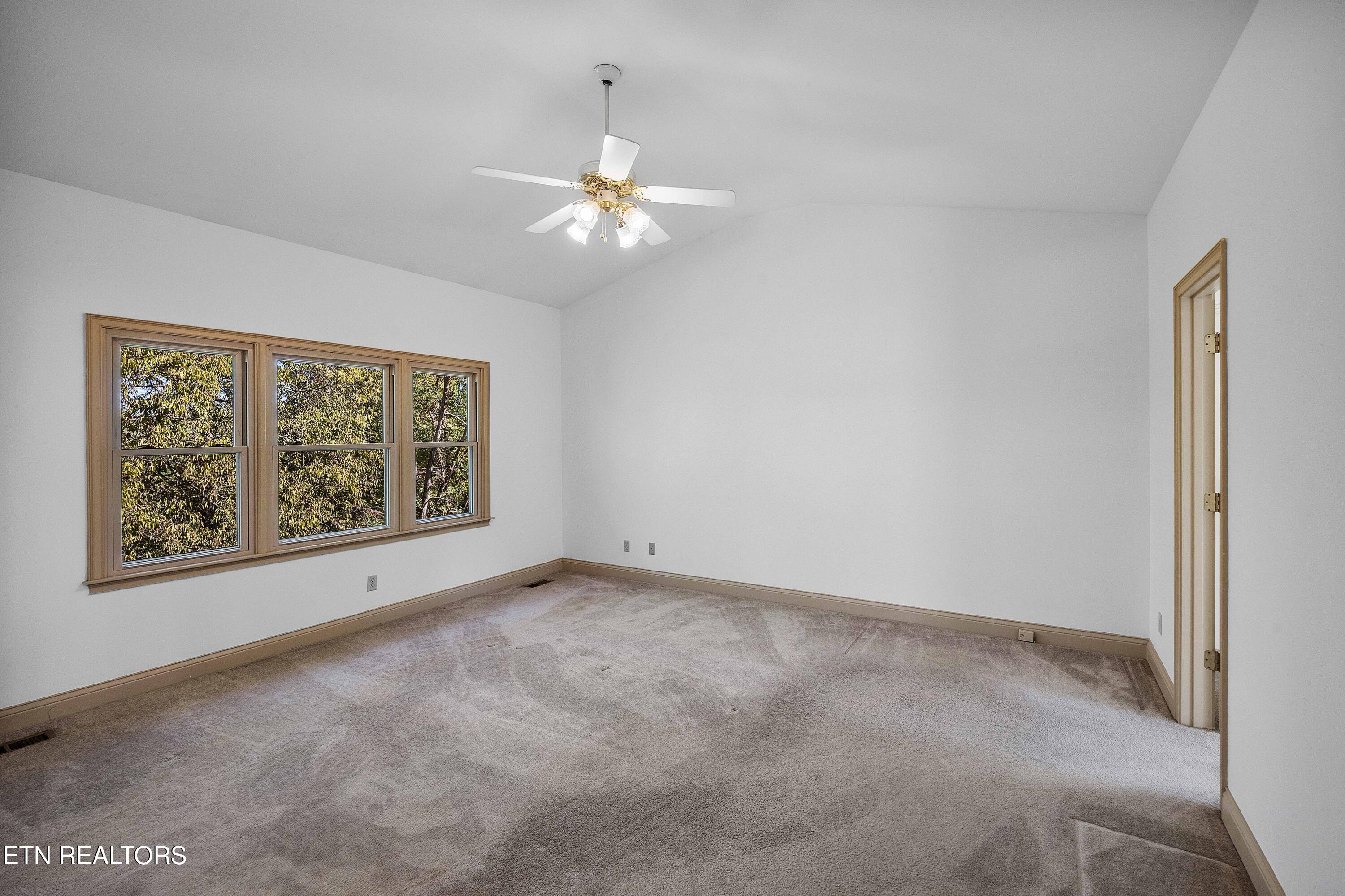 103 Farmington Place Clinton TN 37716