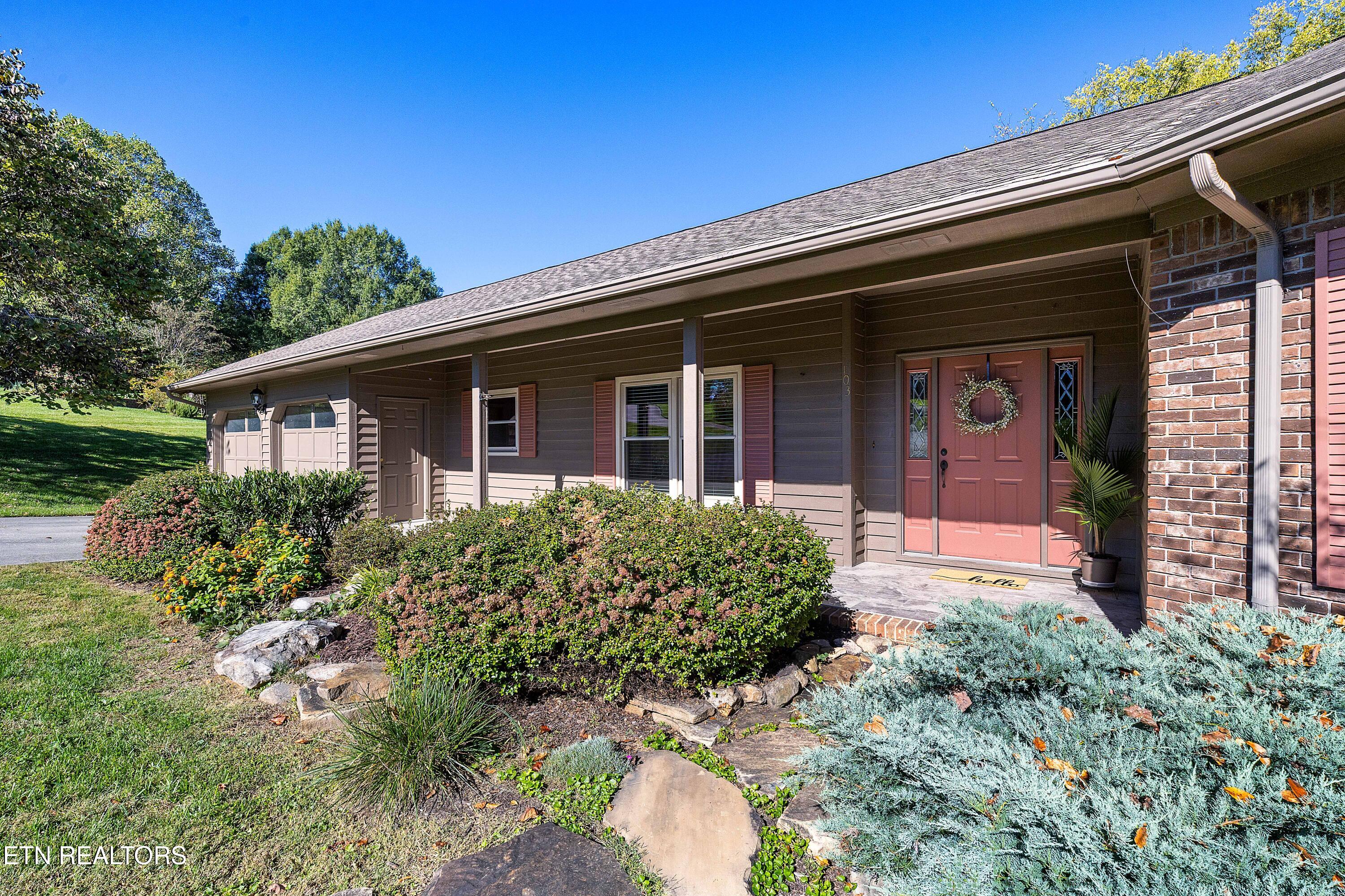 103 Farmington Place Clinton TN 37716