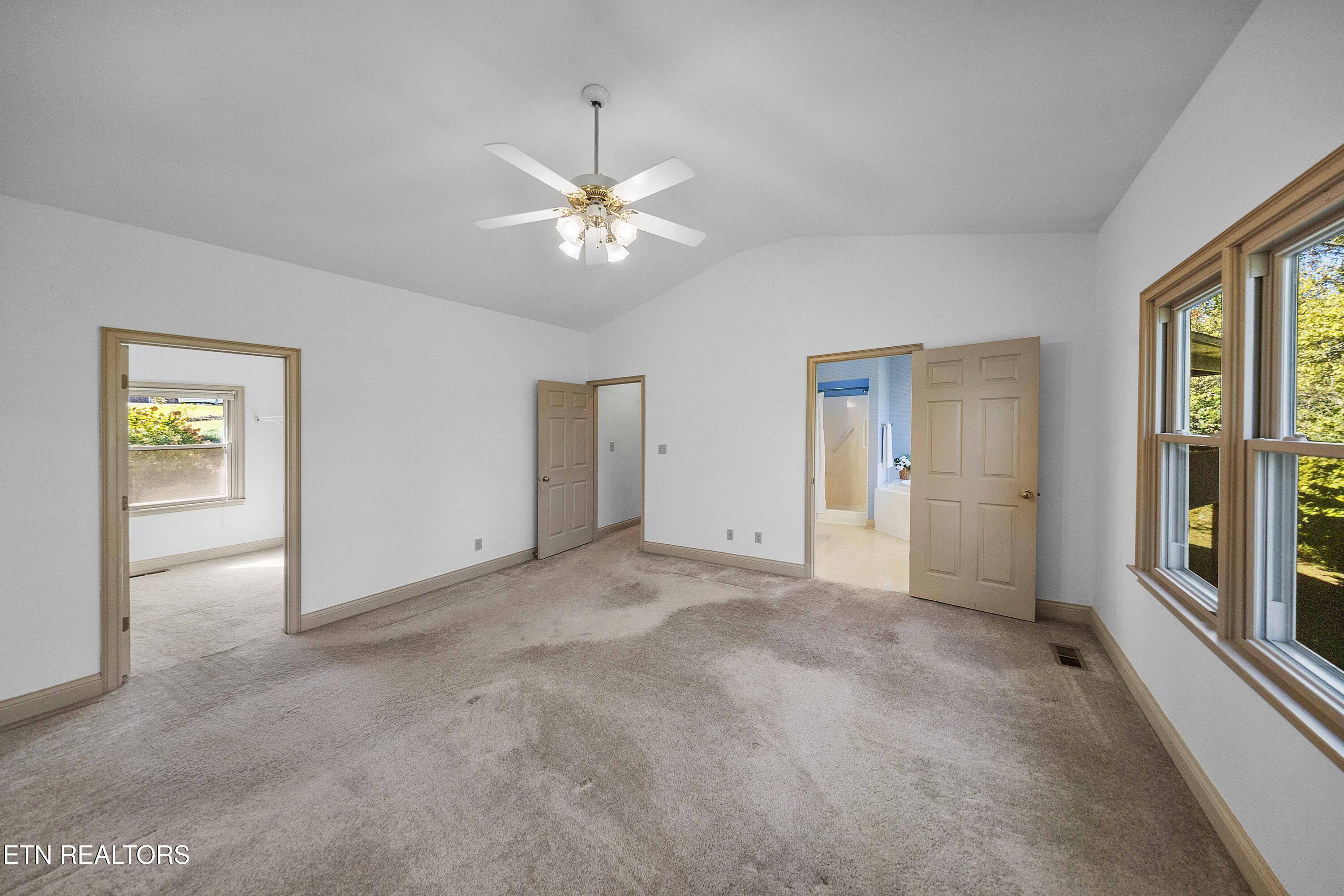 103 Farmington Place Clinton TN 37716