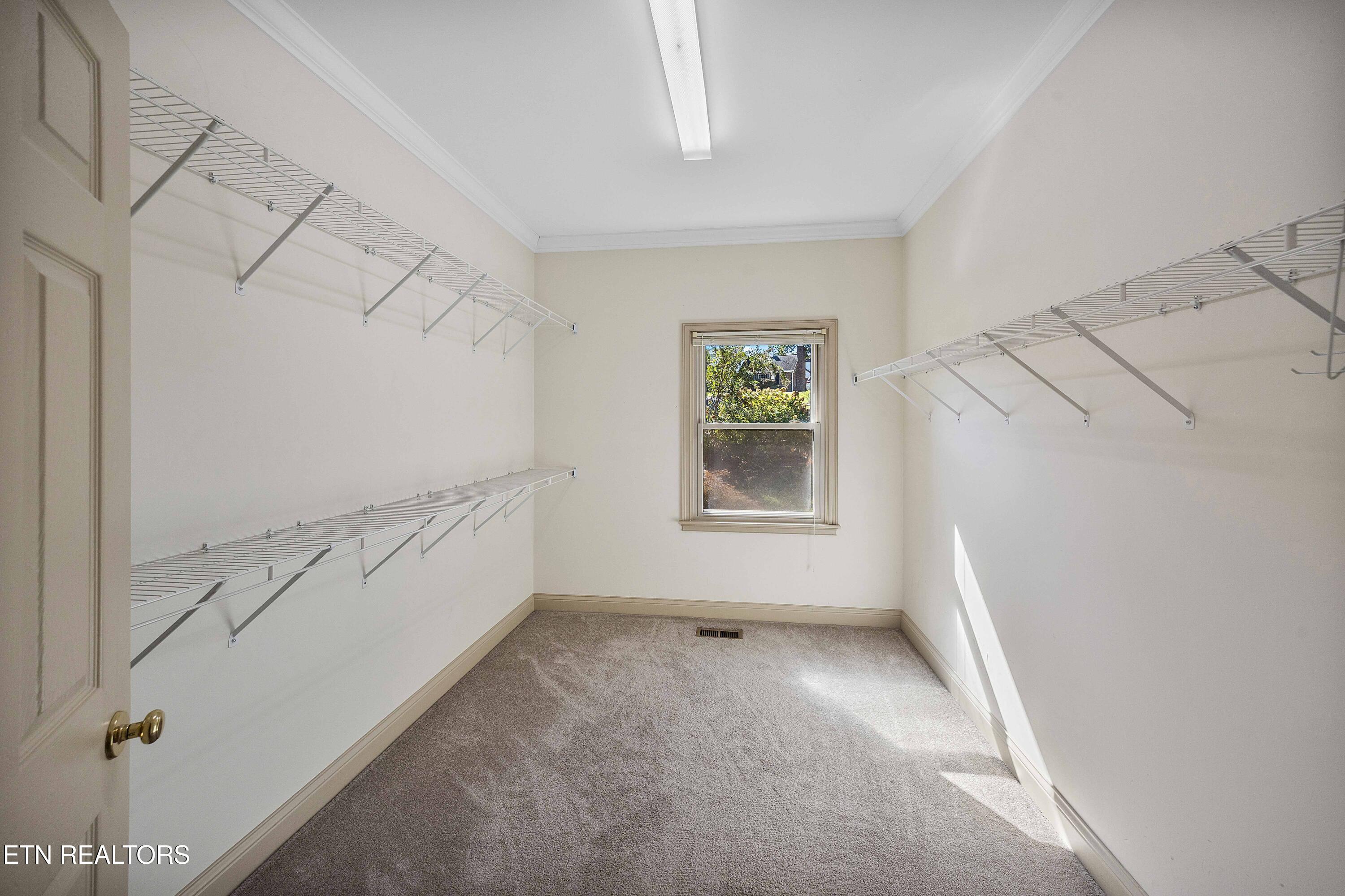 103 Farmington Place Clinton TN 37716