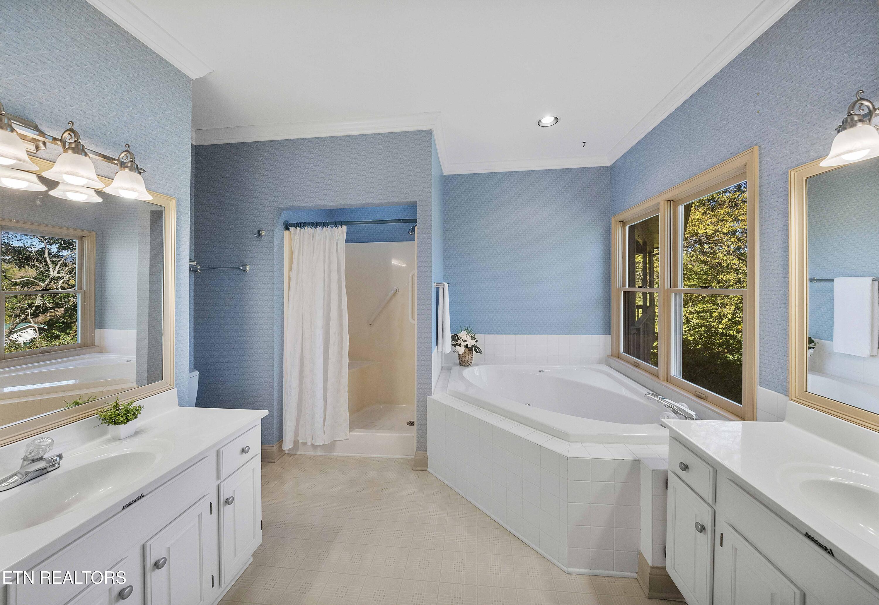 103 Farmington Place Clinton TN 37716