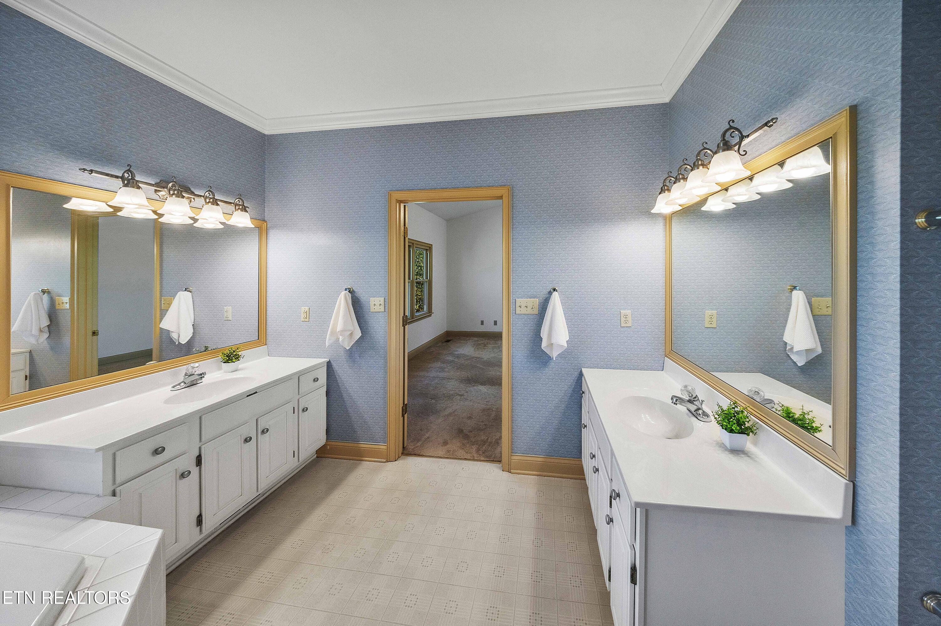 103 Farmington Place Clinton TN 37716