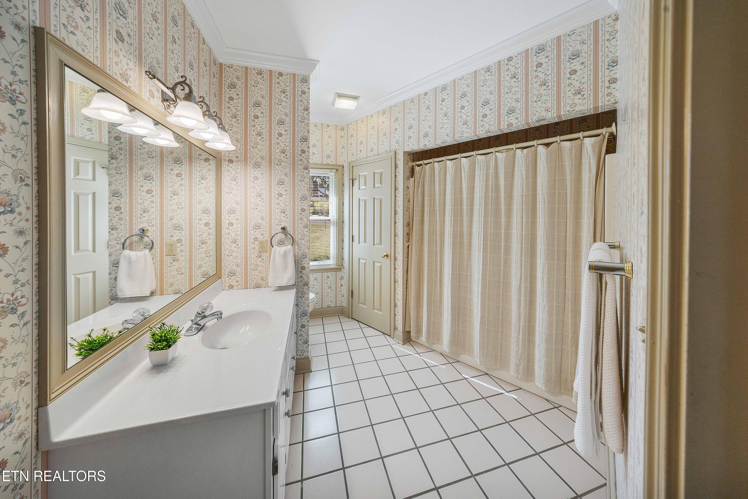 103 Farmington Place Clinton TN 37716