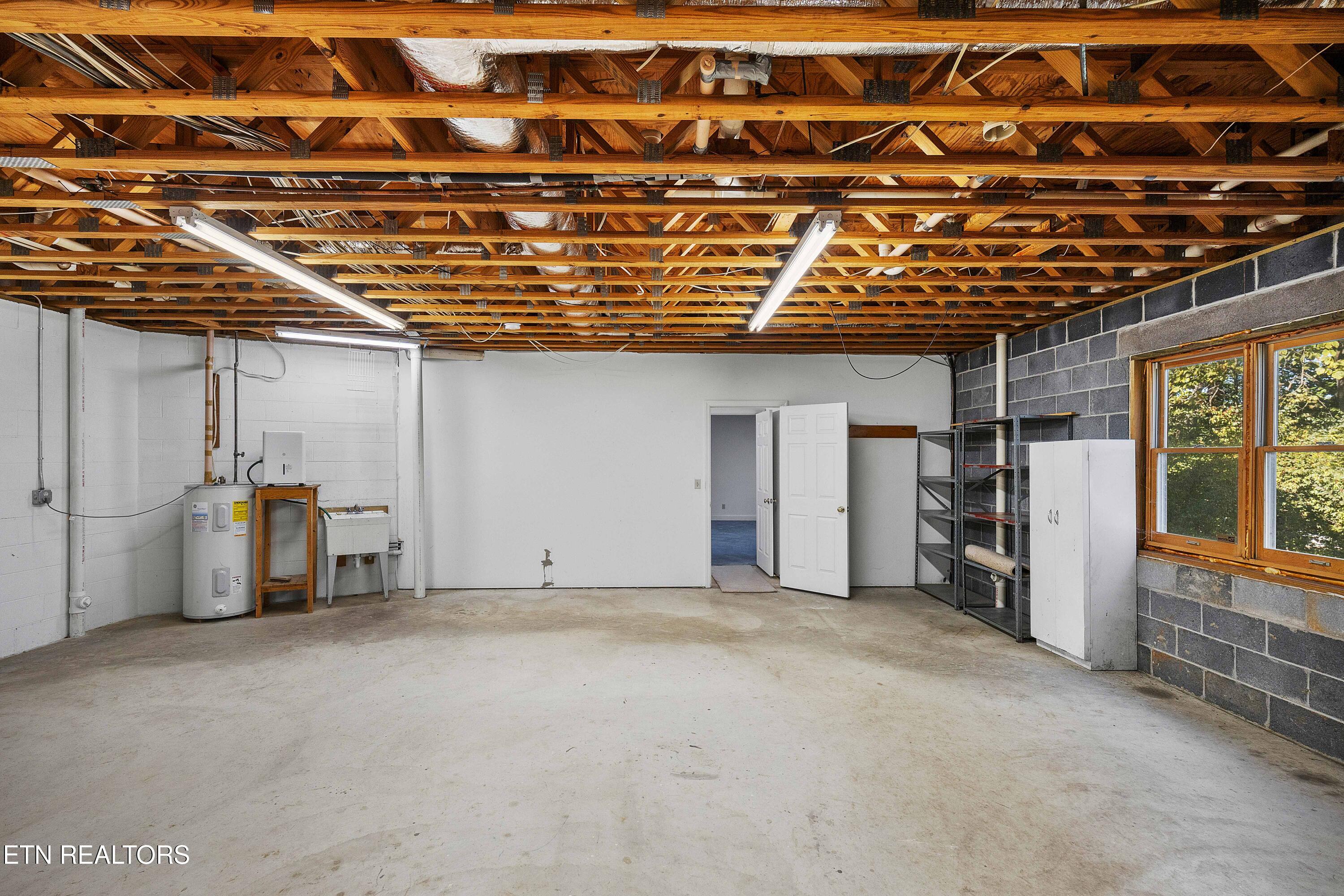 103 Farmington Place Clinton TN 37716