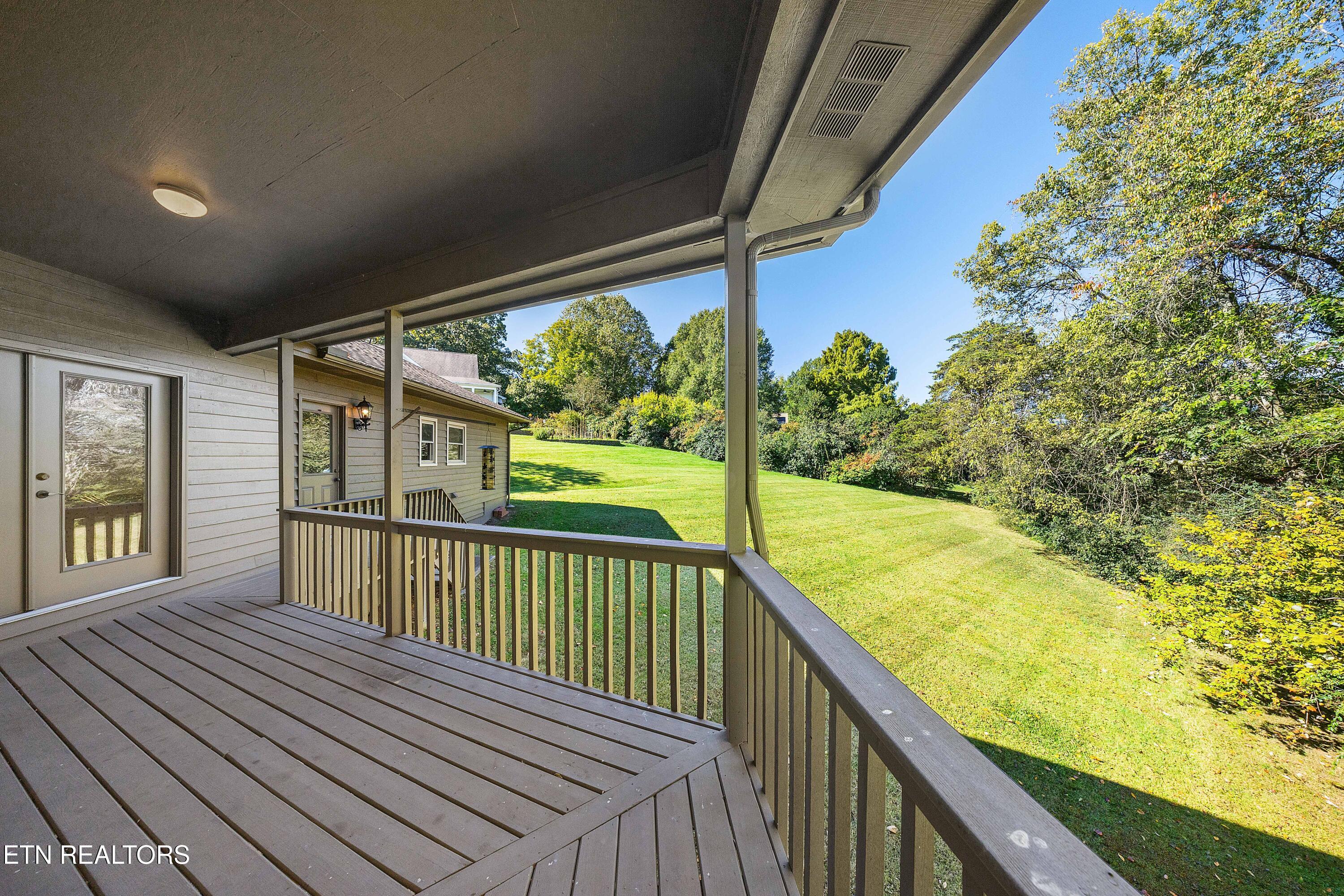 103 Farmington Place Clinton TN 37716