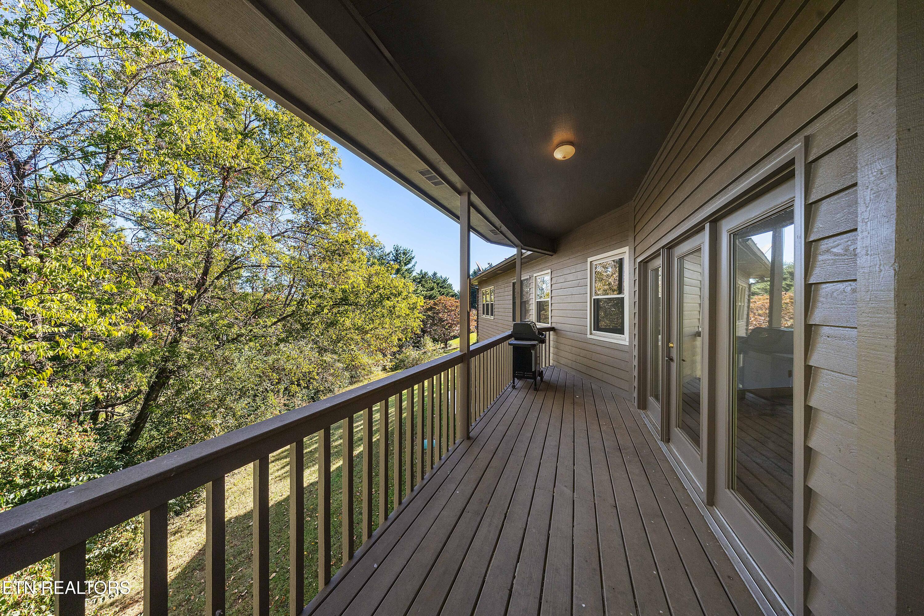 103 Farmington Place Clinton TN 37716