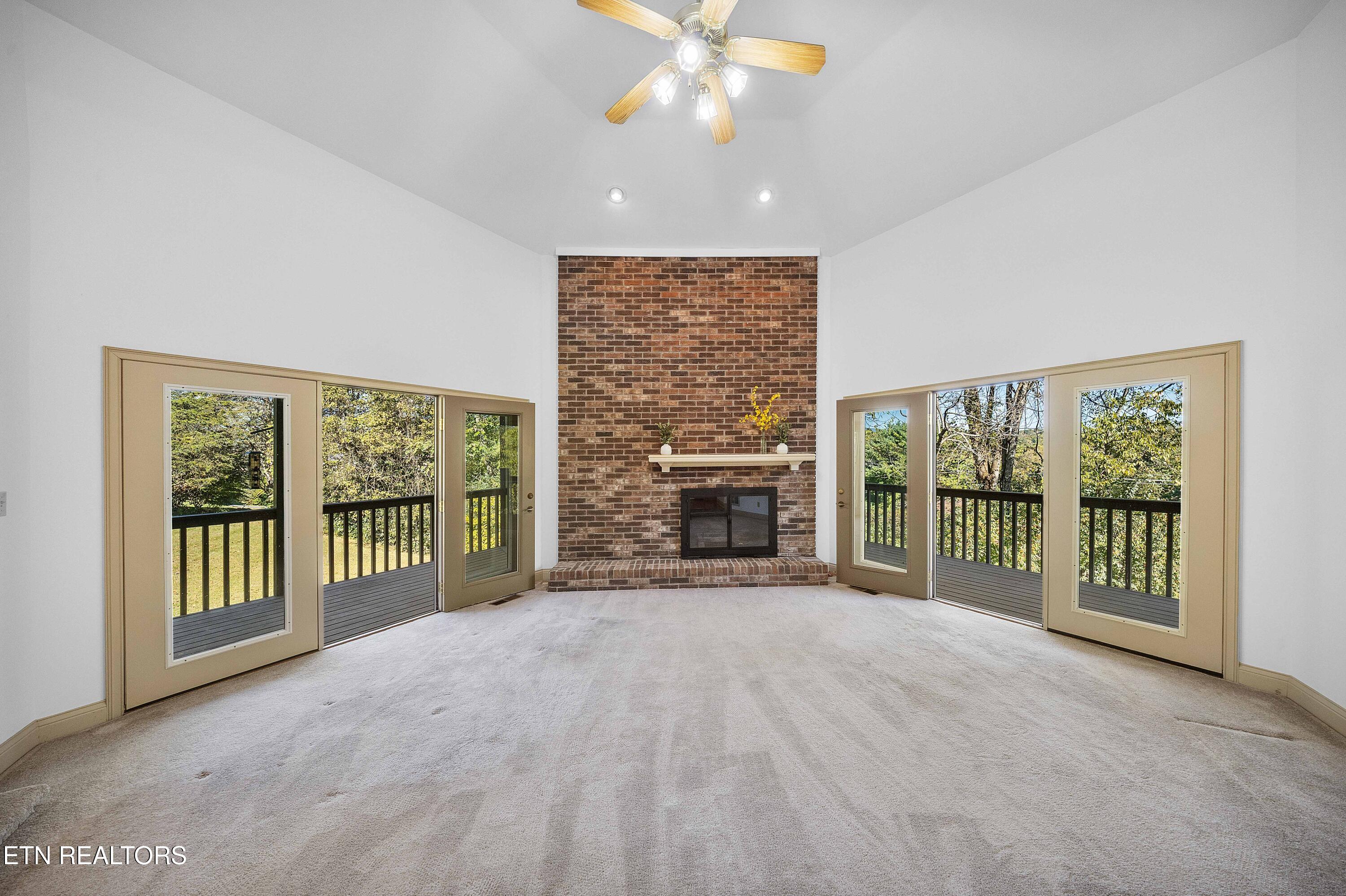 103 Farmington Place Clinton TN 37716