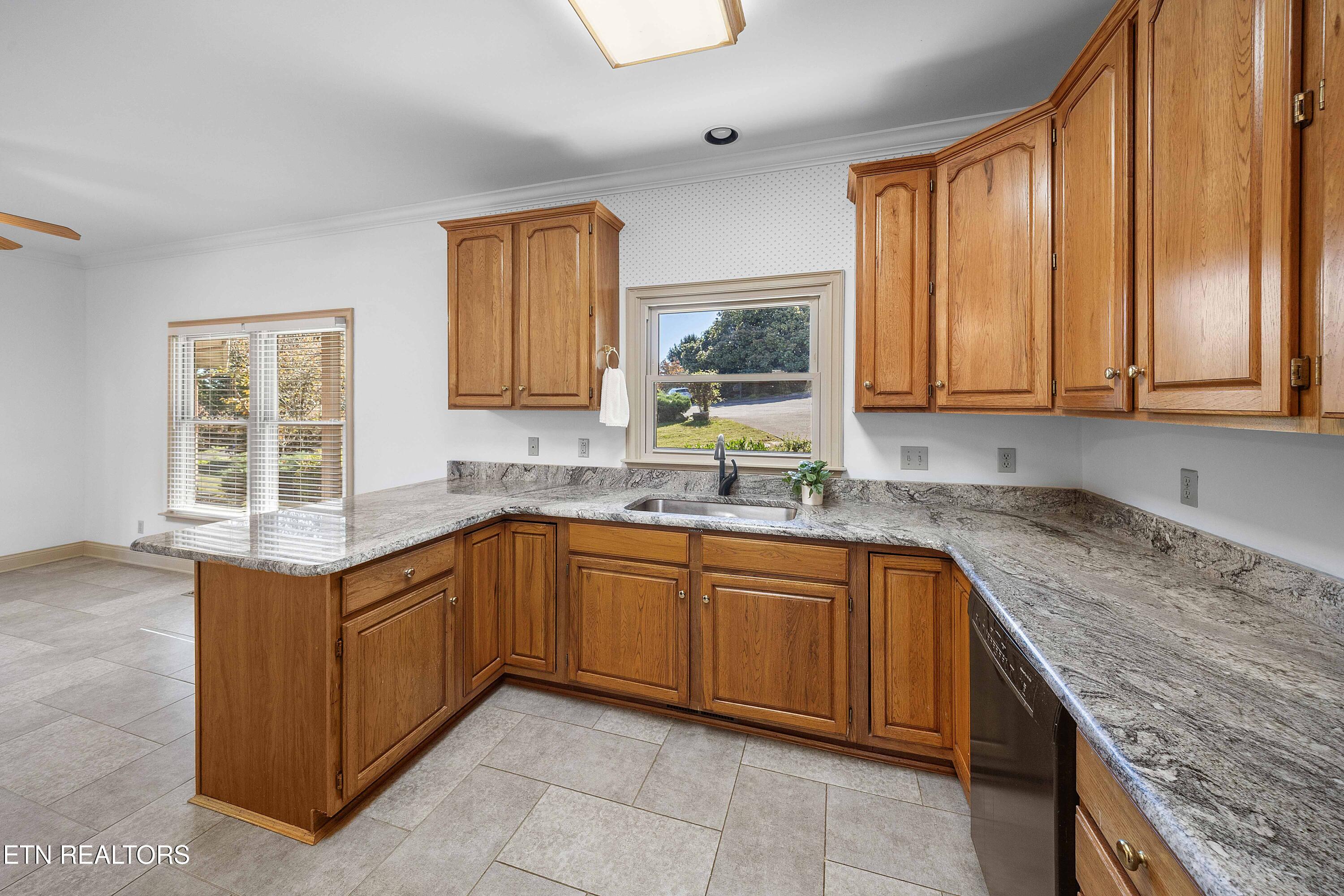 103 Farmington Place Clinton TN 37716