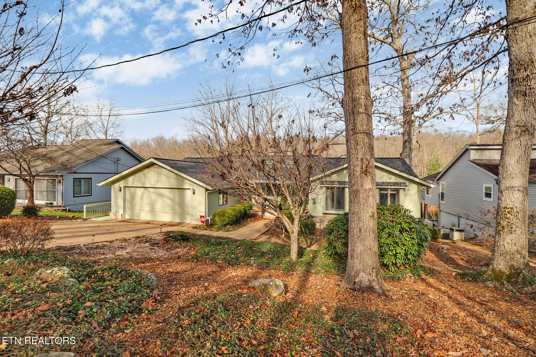 137 Shore Lane Fairfield Glade TN 38558