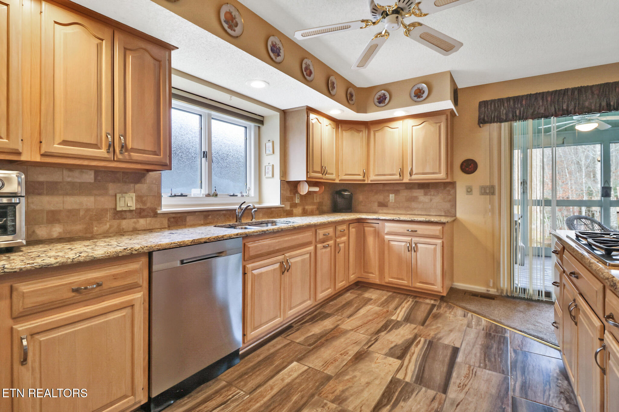 137 Shore Lane Fairfield Glade TN 38558