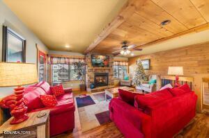 712 Still Hill Way Gatlinburg TN 37738