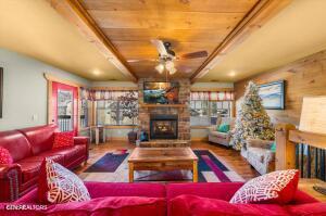 712 Still Hill Way Gatlinburg TN 37738