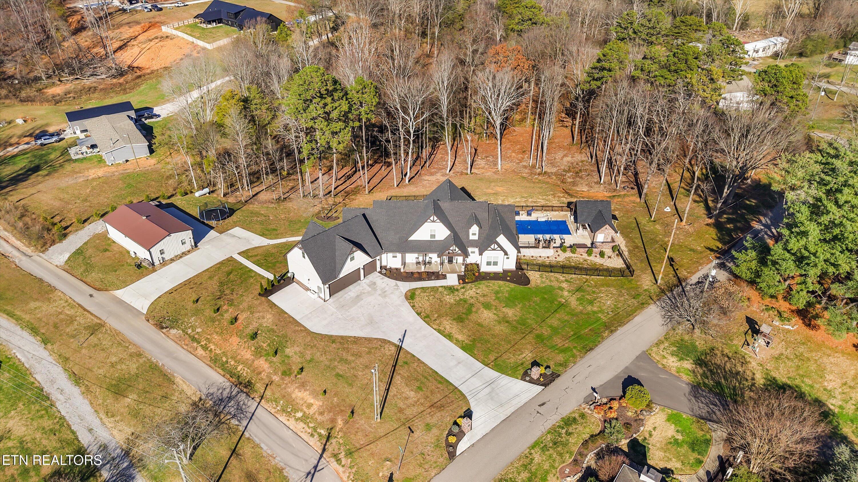 8521 Reed Road Powell TN 37849