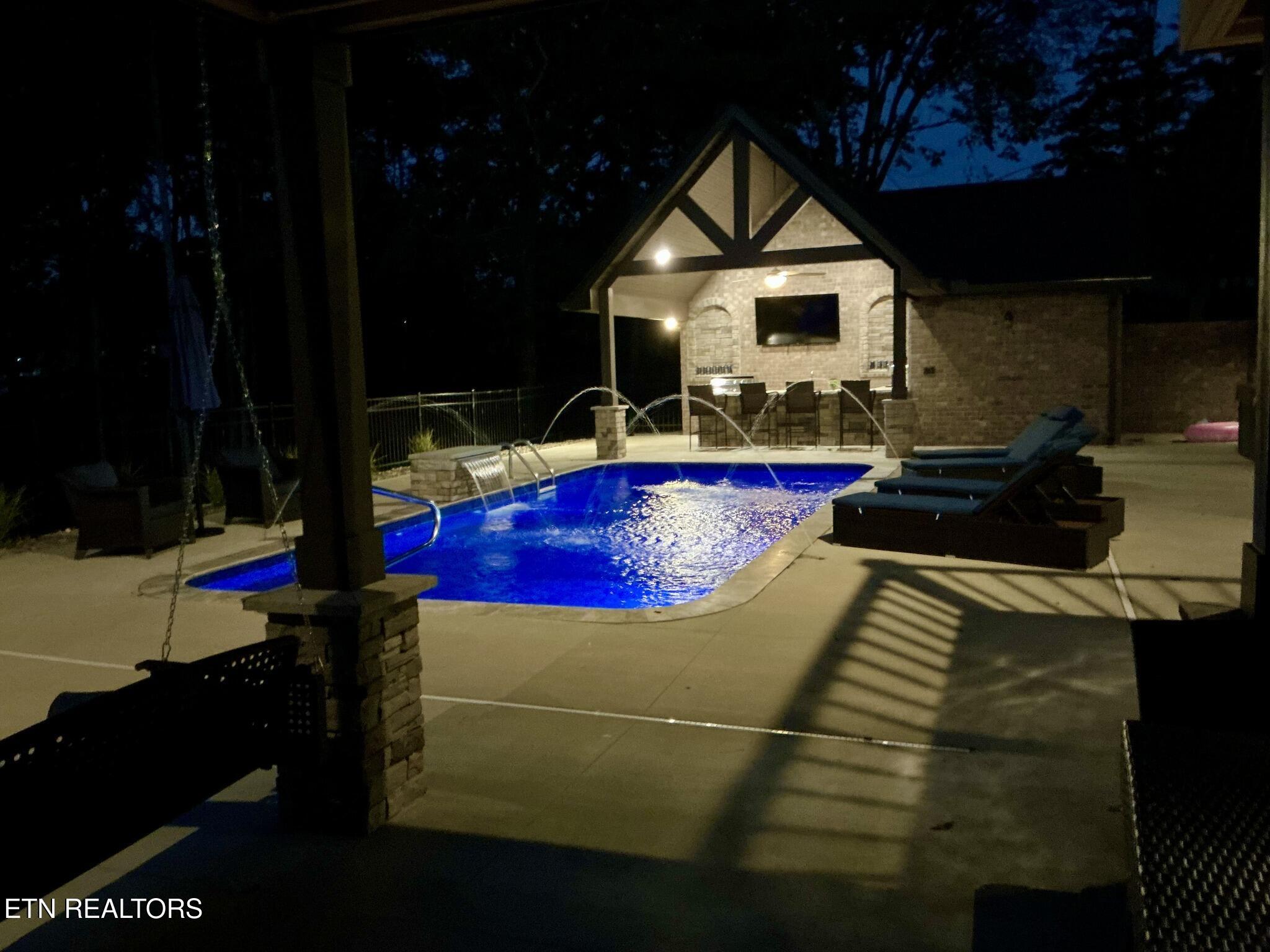 8521 Reed Road Powell TN 37849