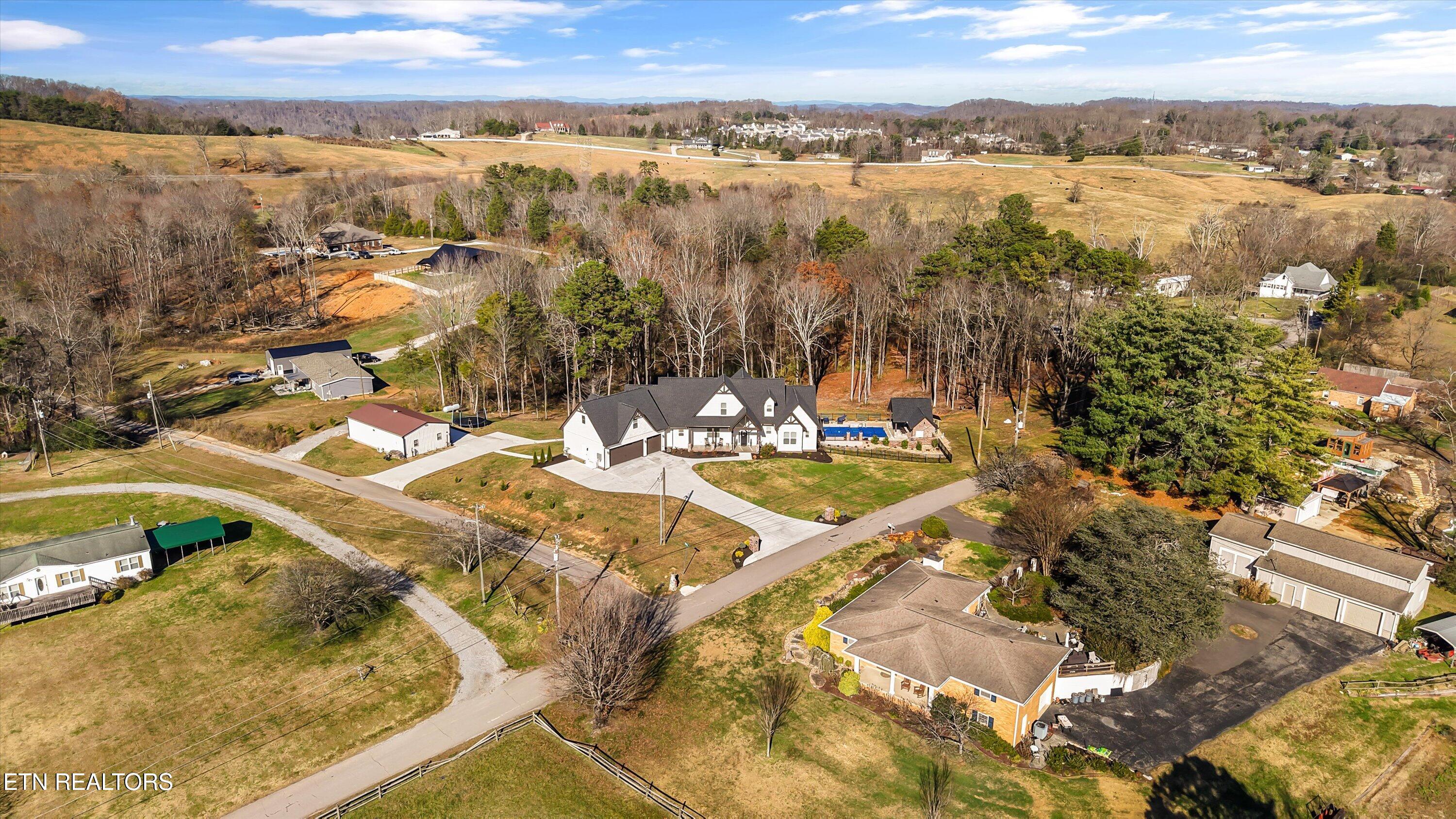 8521 Reed Road Powell TN 37849