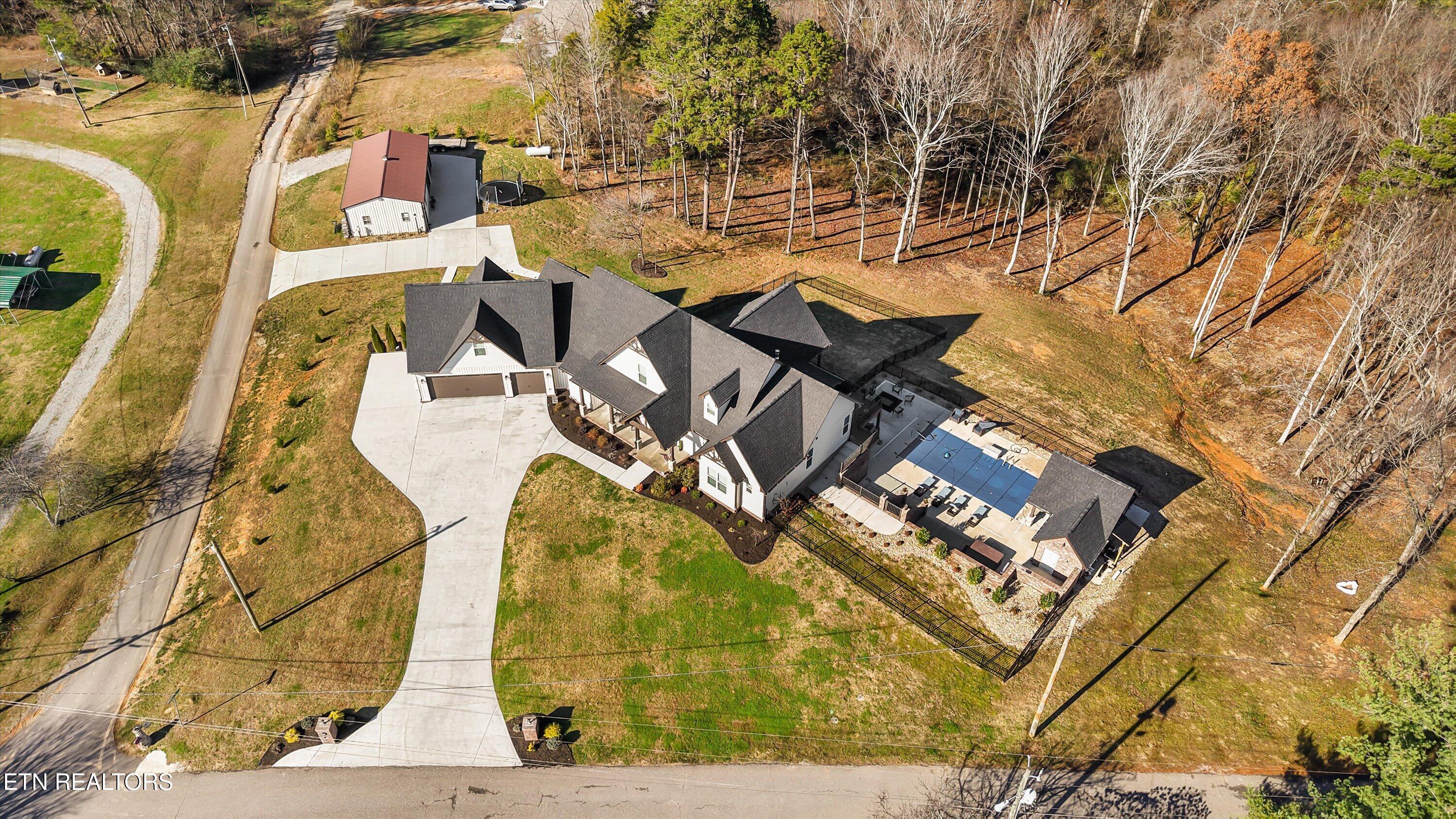 8521 Reed Road Powell TN 37849