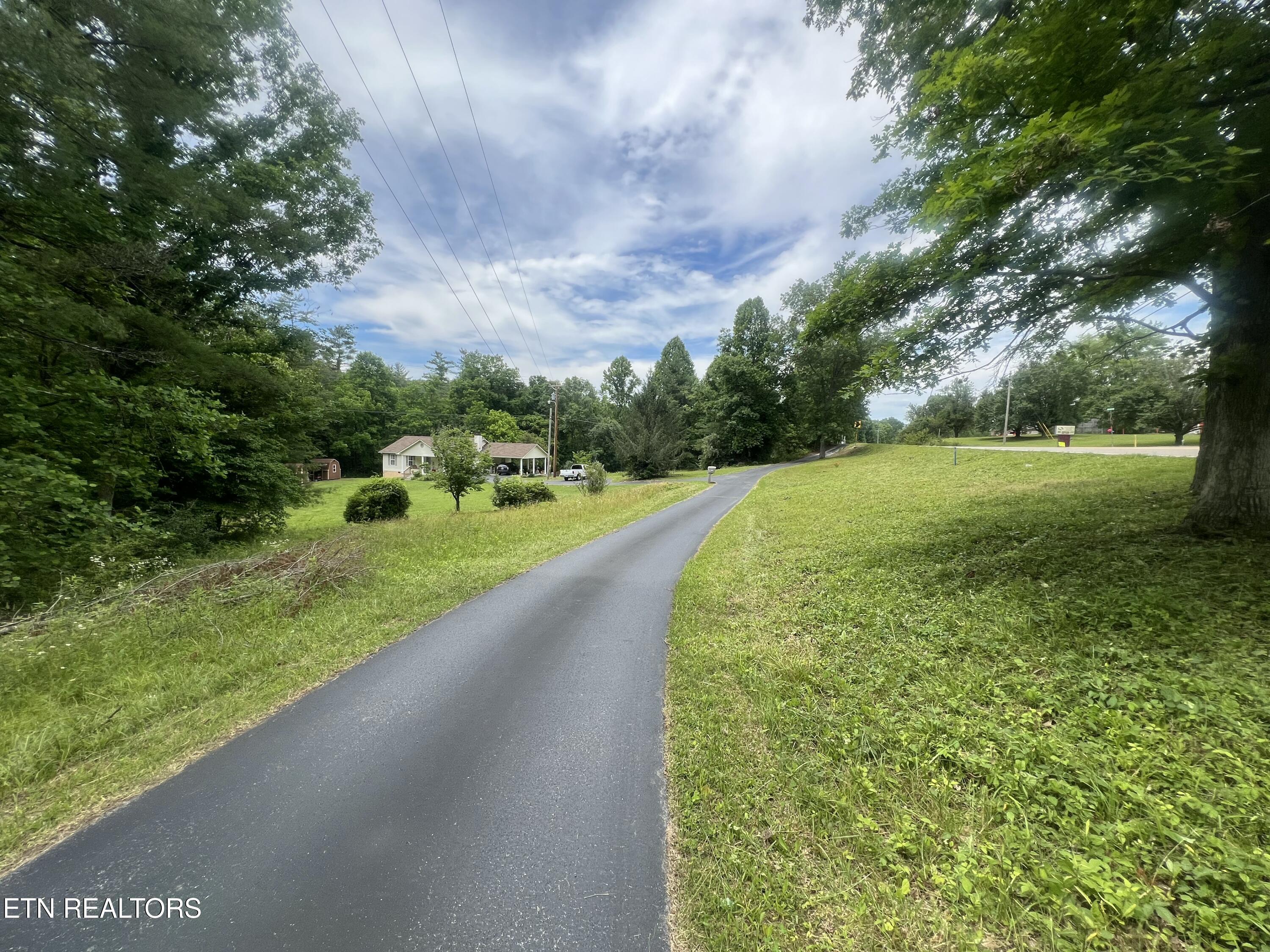 6849 Morgan Co Highway Lancing TN 37770