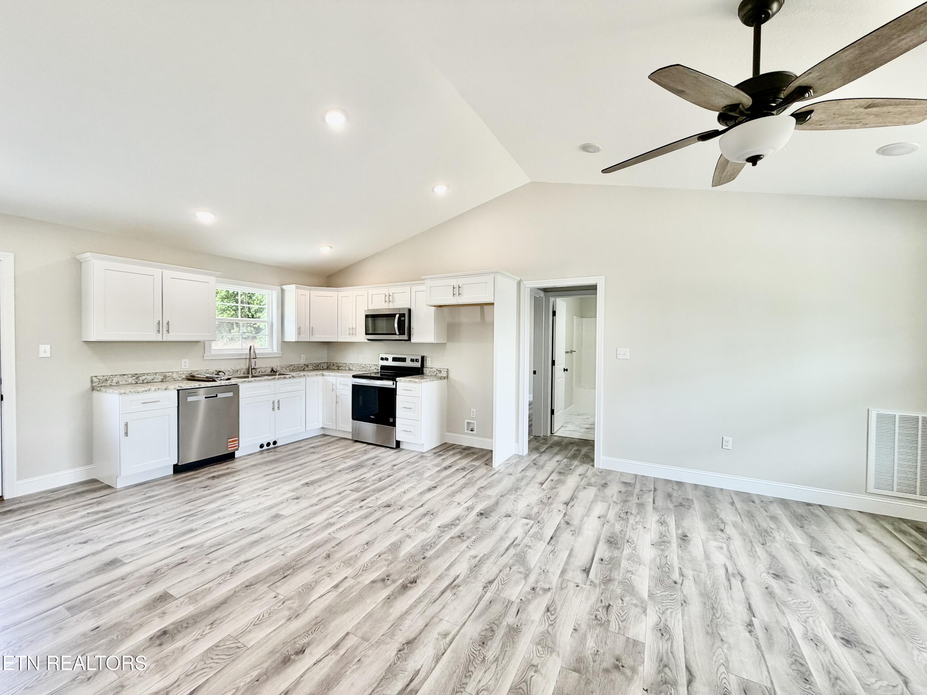 160 Dogwood Heights Drive Tazewell TN 37879