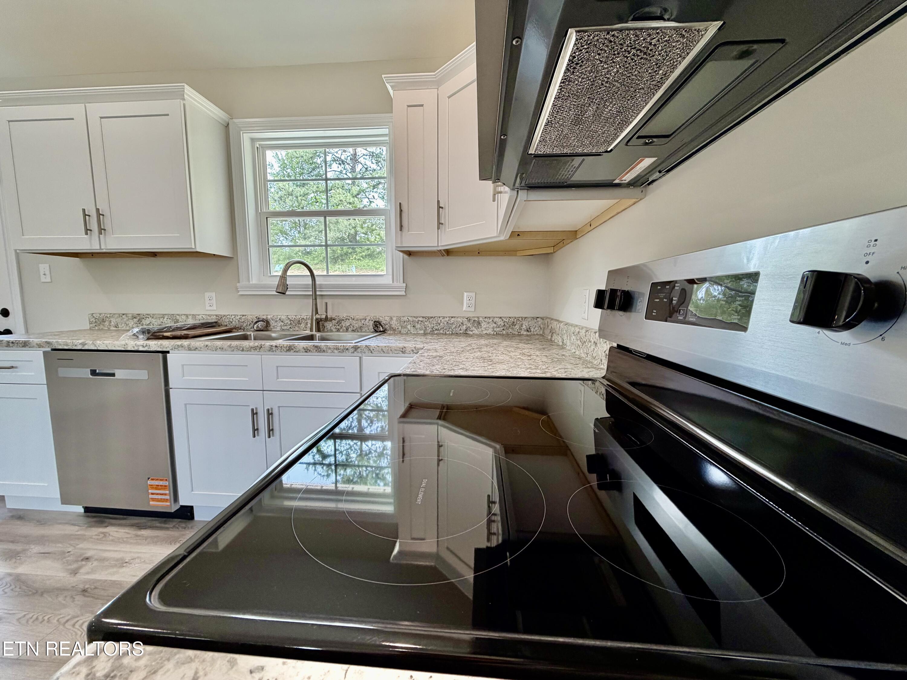 160 Dogwood Heights Drive Tazewell TN 37879