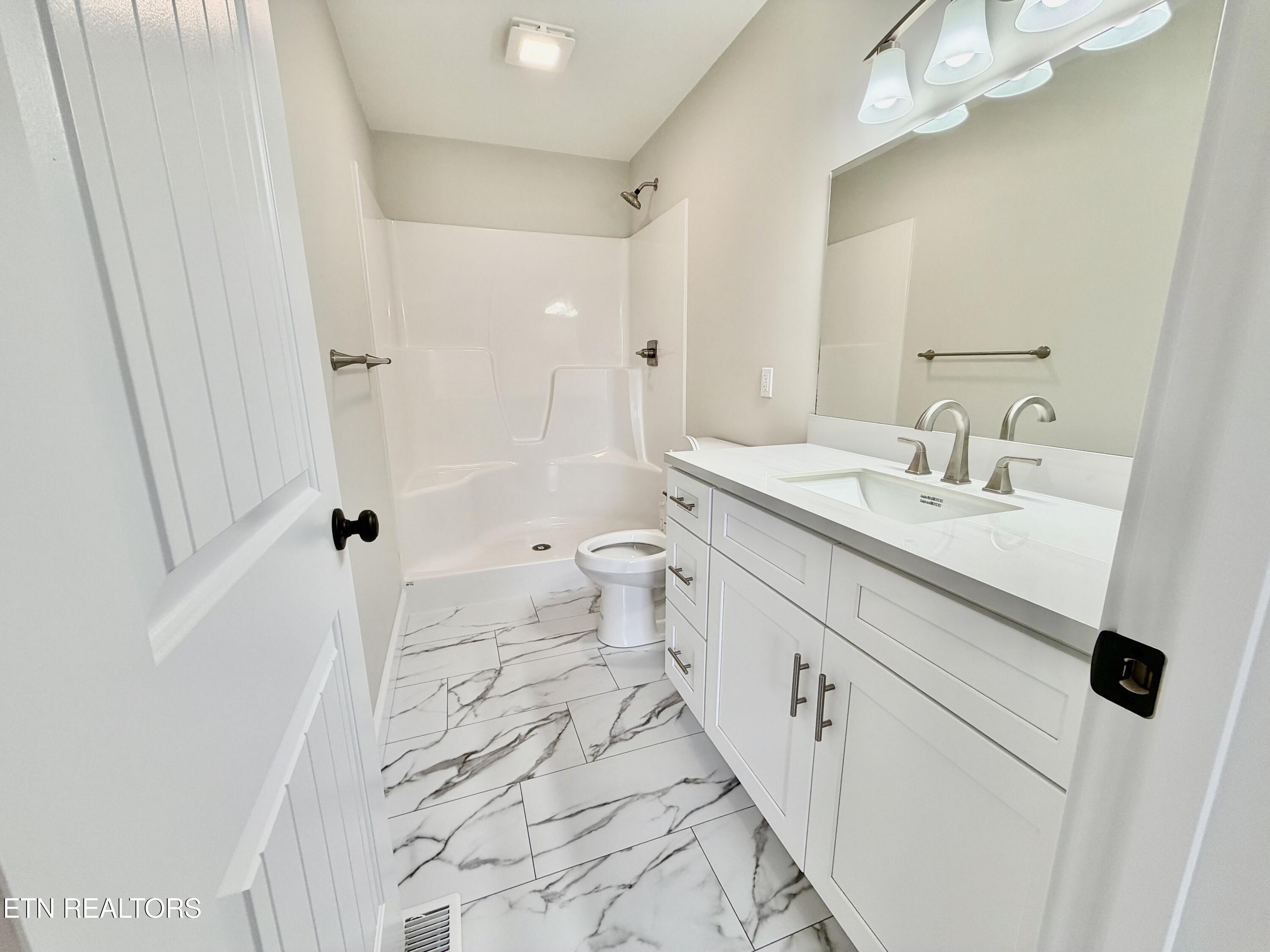 160 Dogwood Heights Drive Tazewell TN 37879