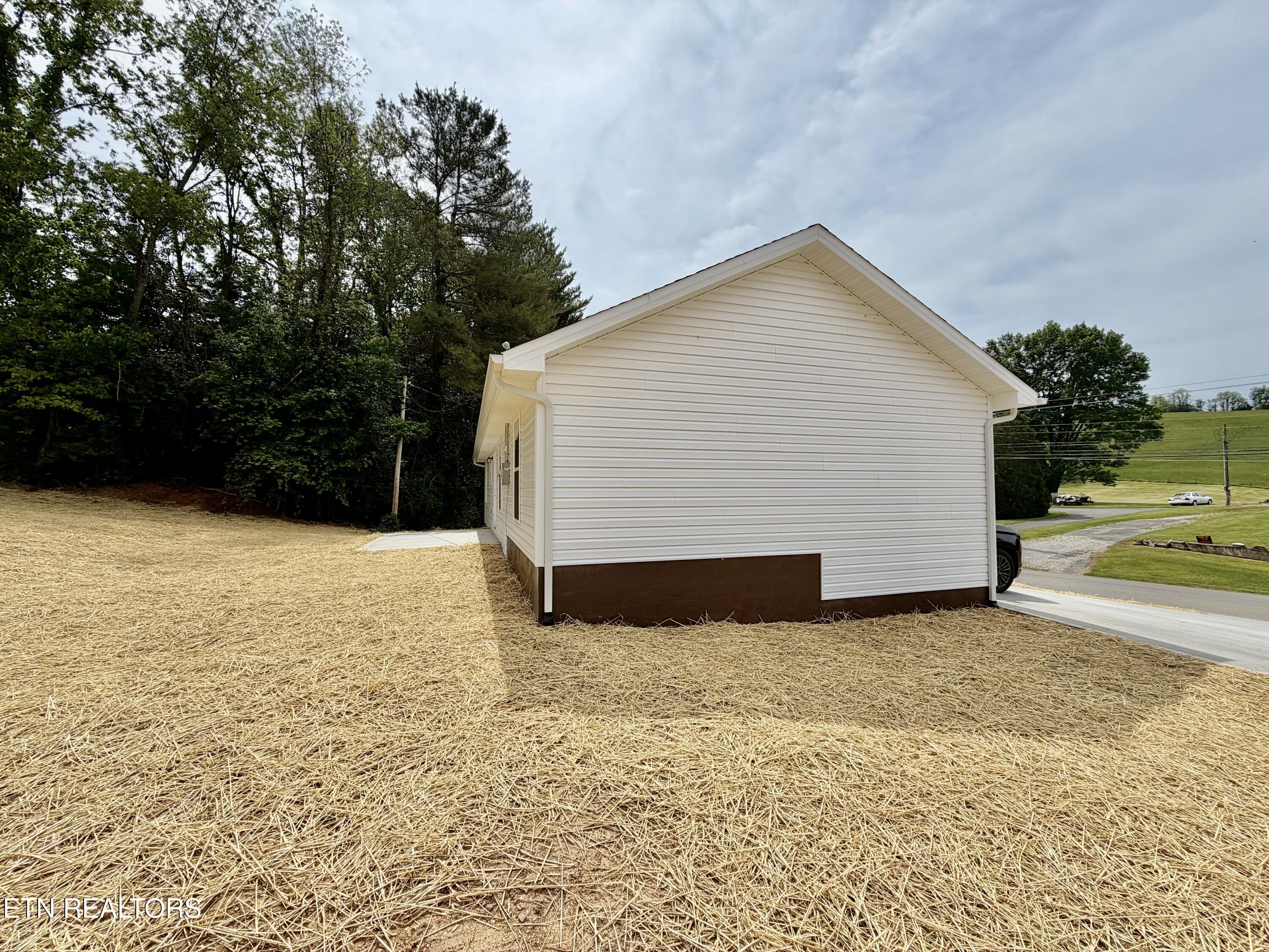 160 Dogwood Heights Drive Tazewell TN 37879