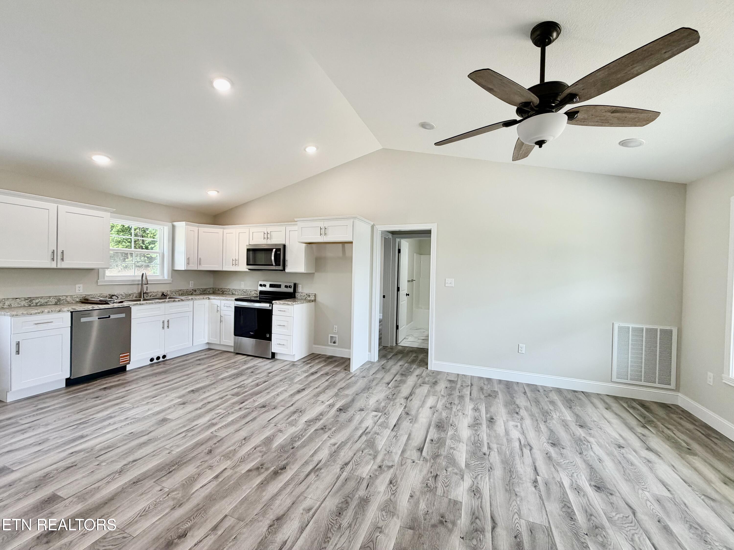 160 Dogwood Heights Drive Tazewell TN 37879
