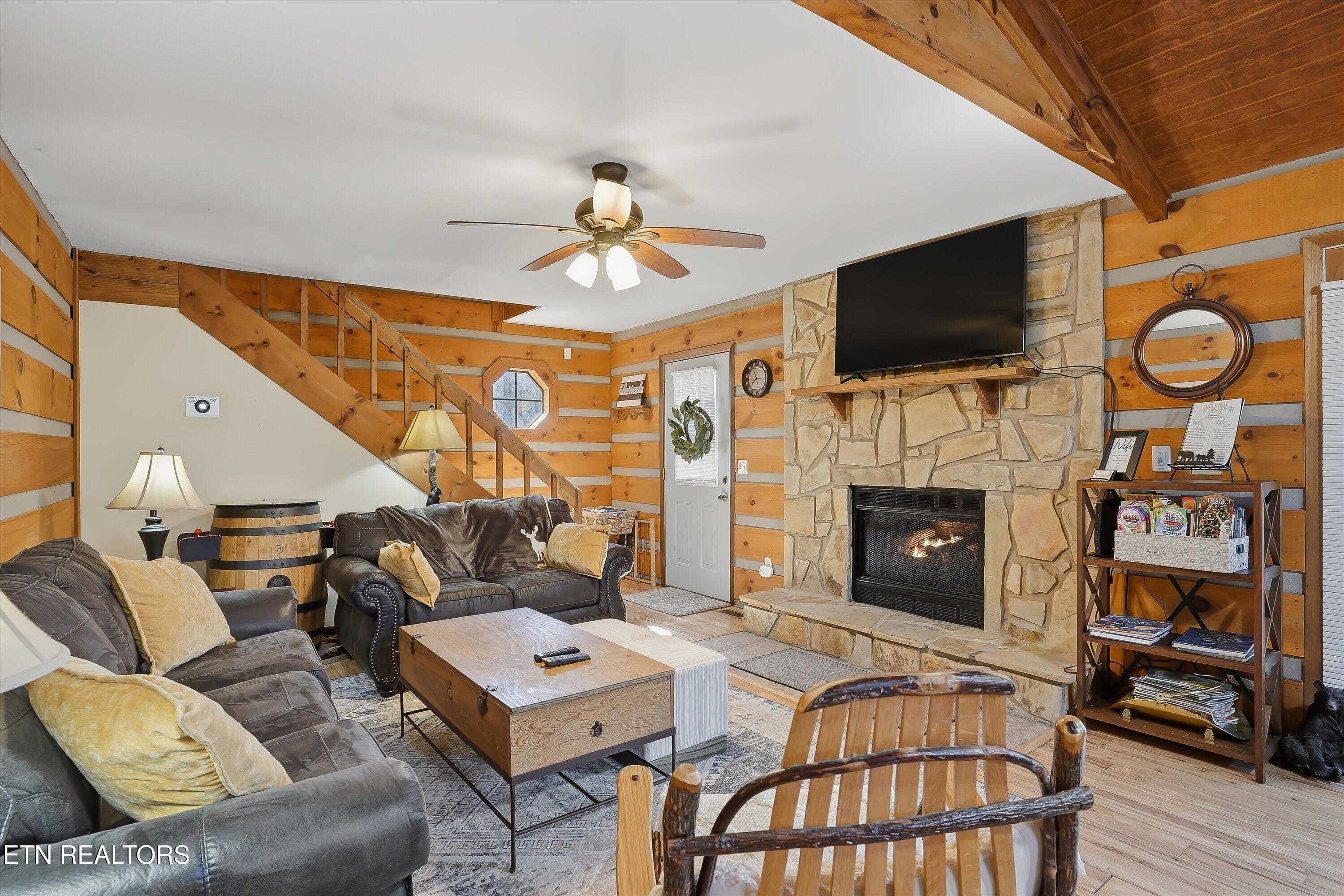 1815 Taylor Way Sevierville TN 37876