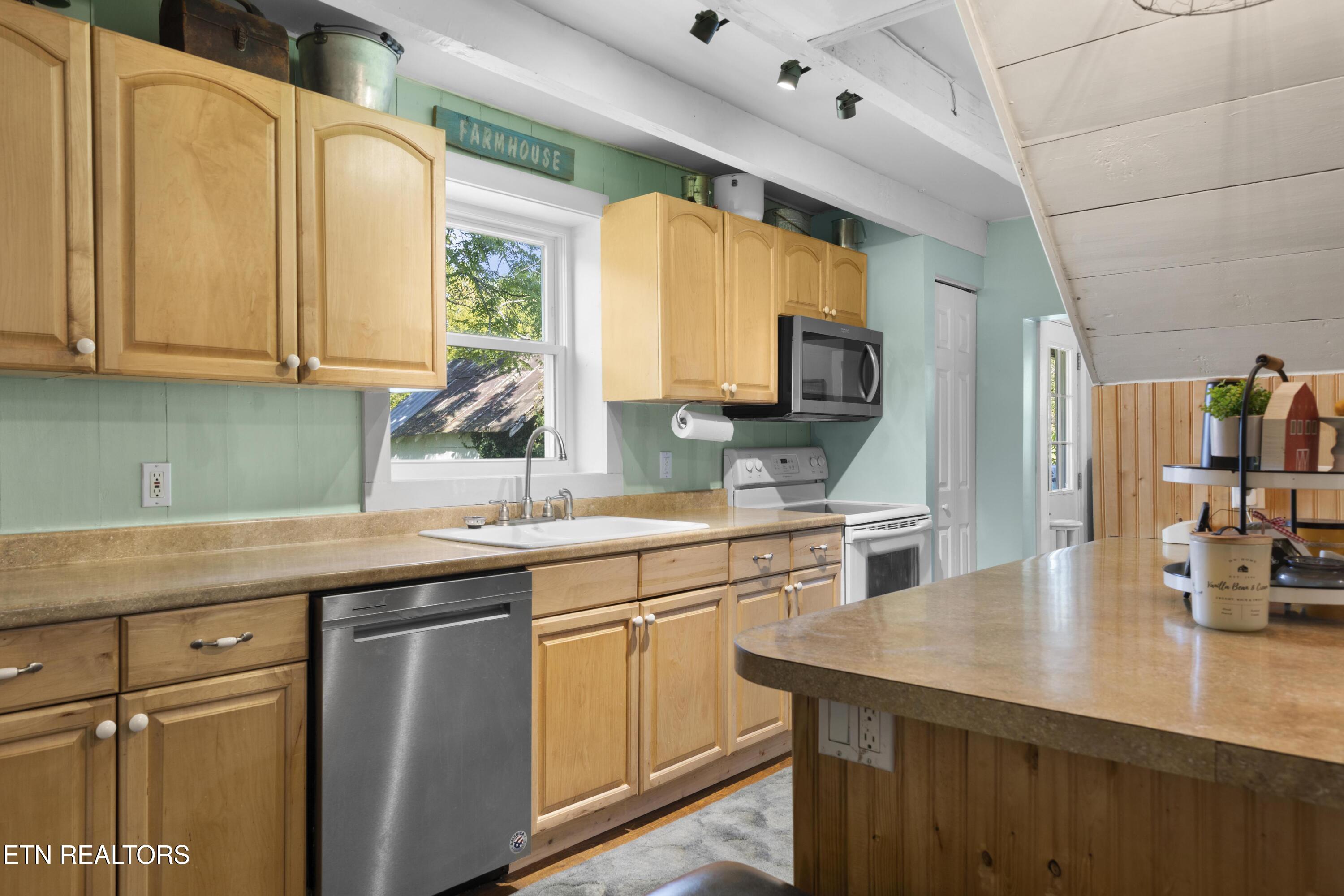 421 E Brushy Valley Drive Powell TN 37849