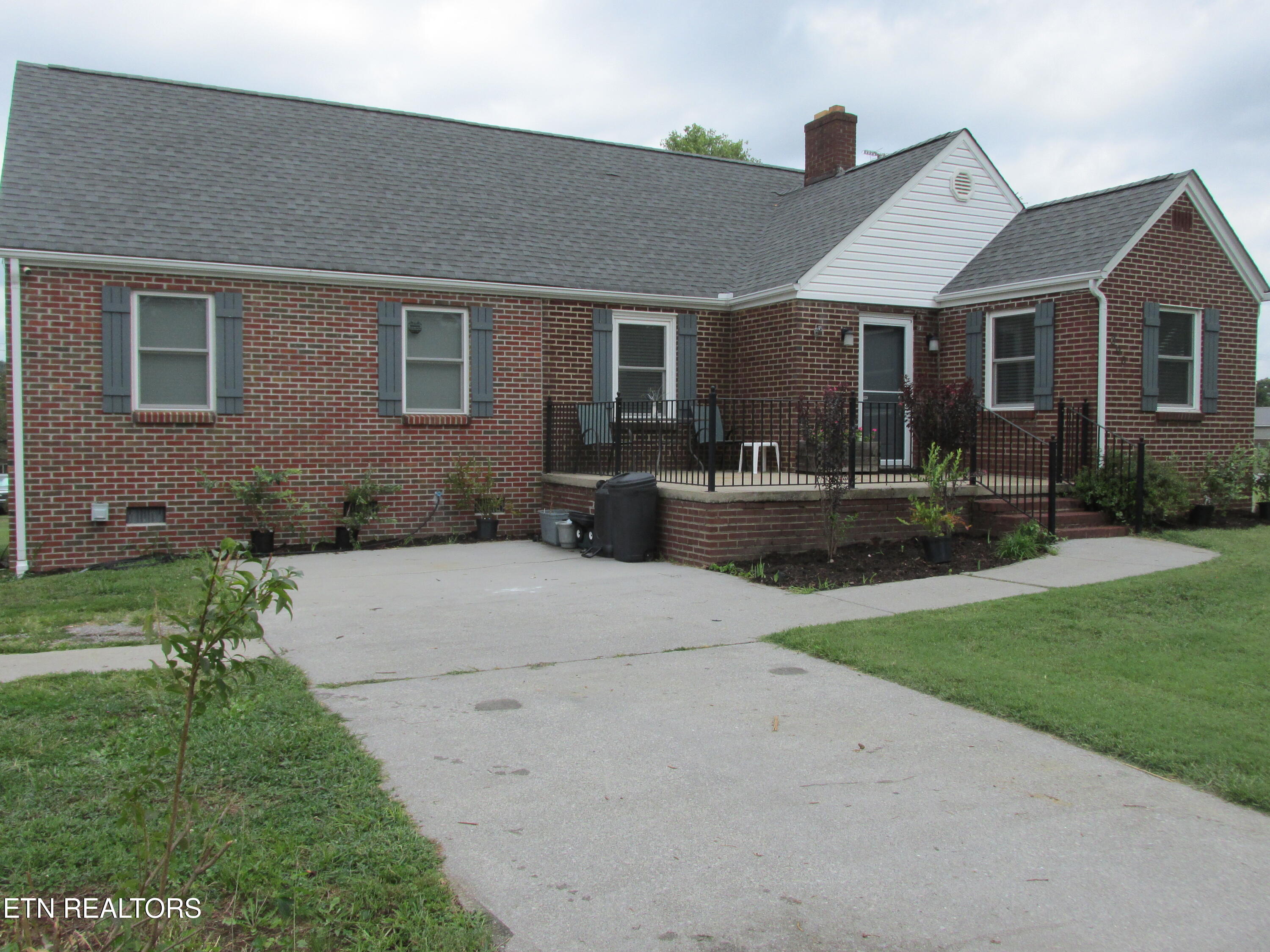 300 Tennessee Avenue Greenback TN 37742
