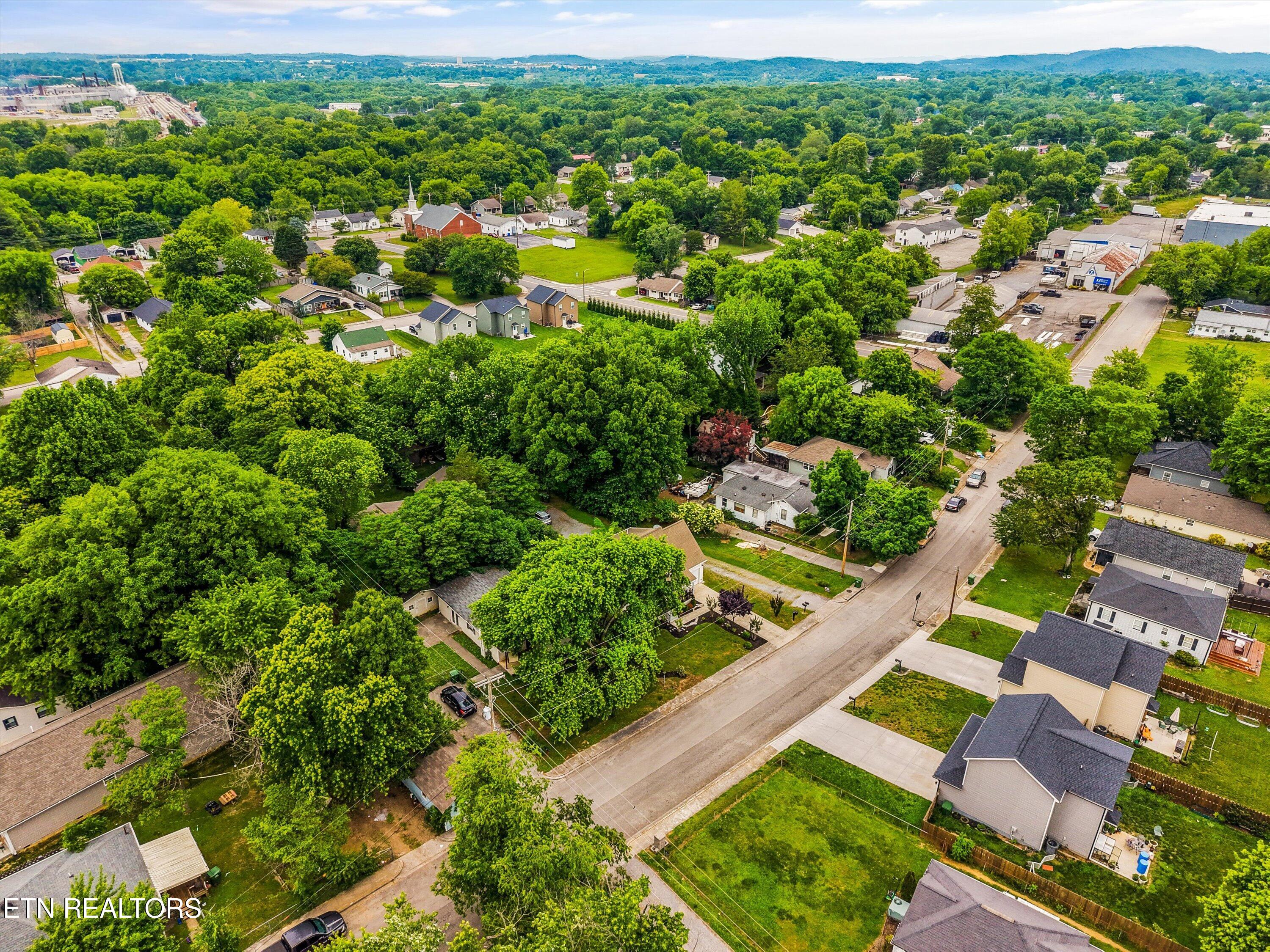1409 Monroe Avenue Maryville TN 37804