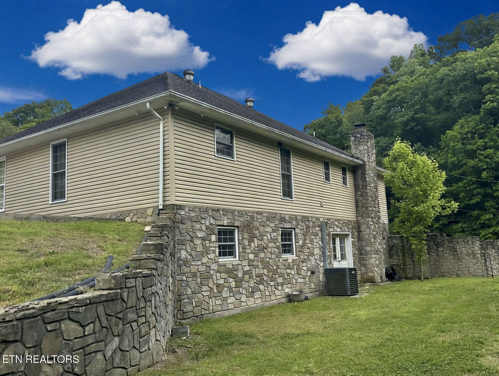 2397 Lower Rinehart Road Dandridge TN 37725