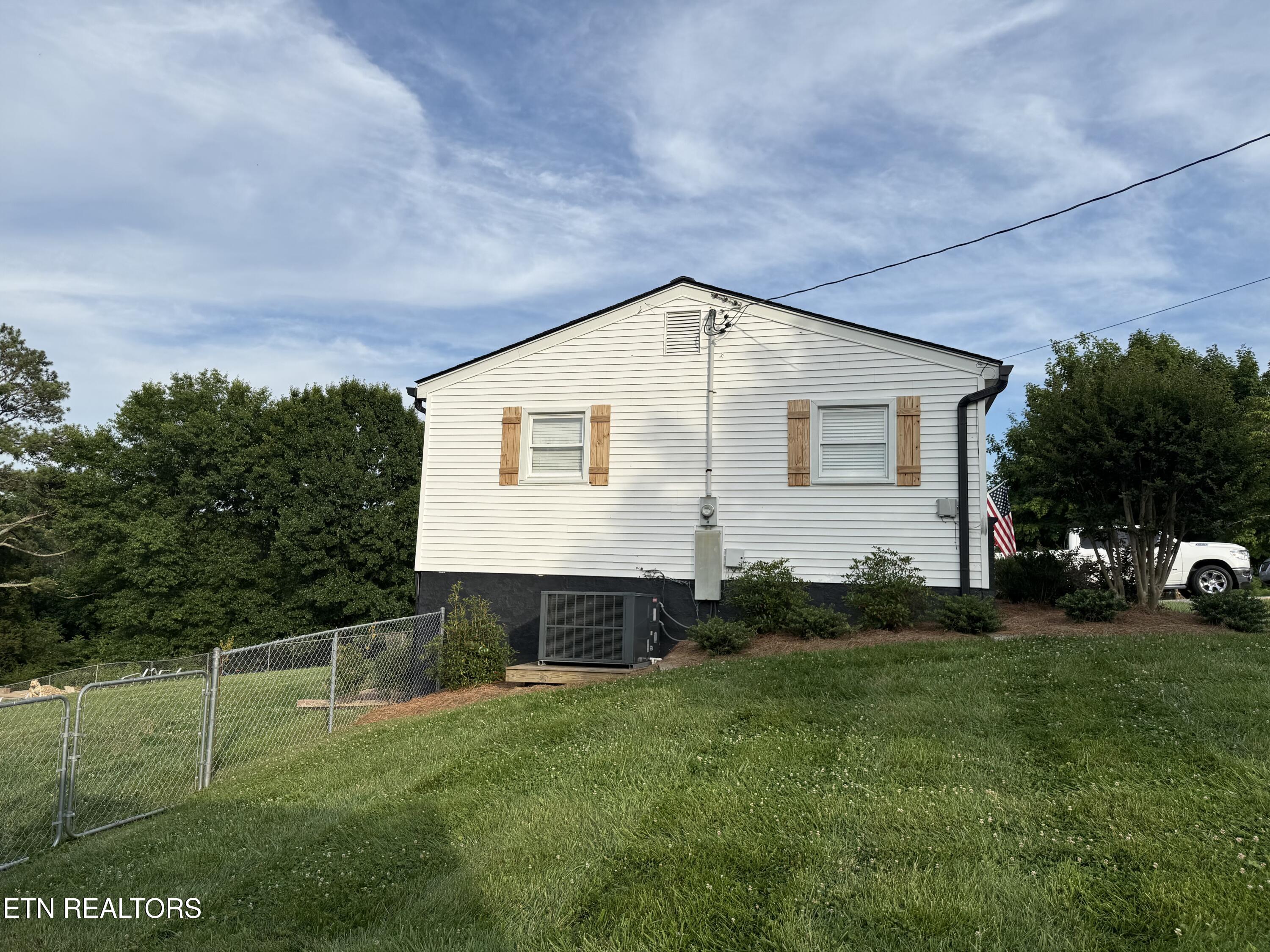8024 Brickyard Road Powell TN 37849