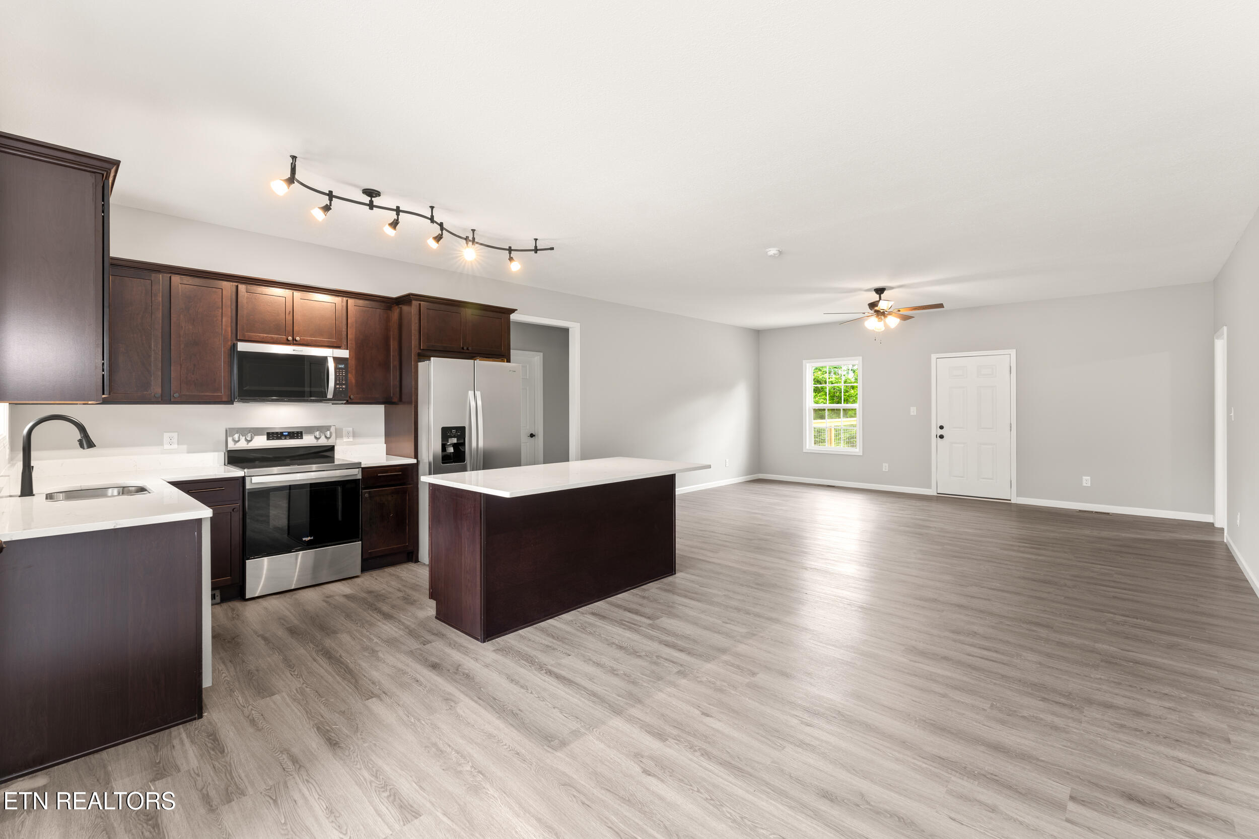 2050 Kings View Loop Seymour TN 37865