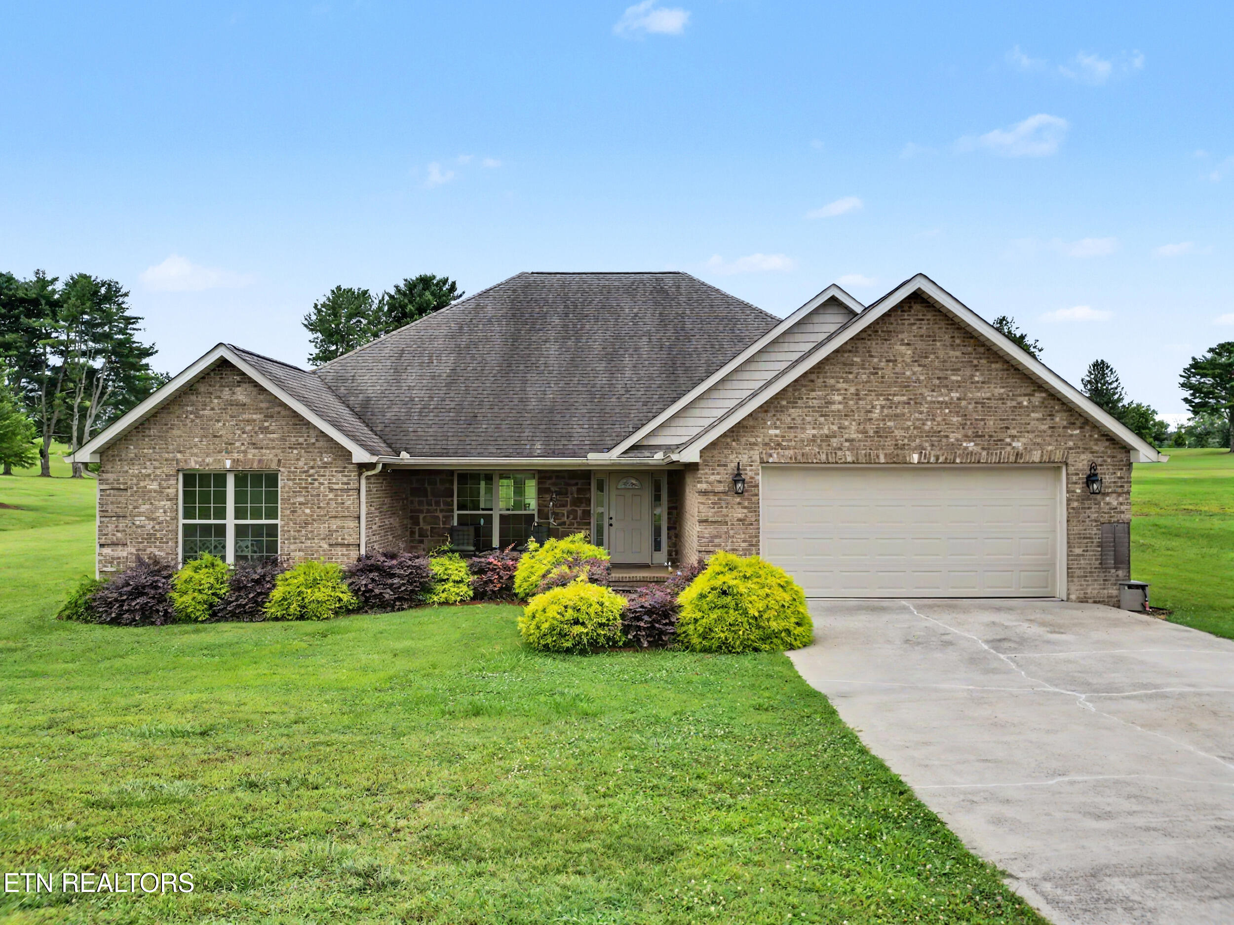 314 White Rose Avenue Maryville TN 37803