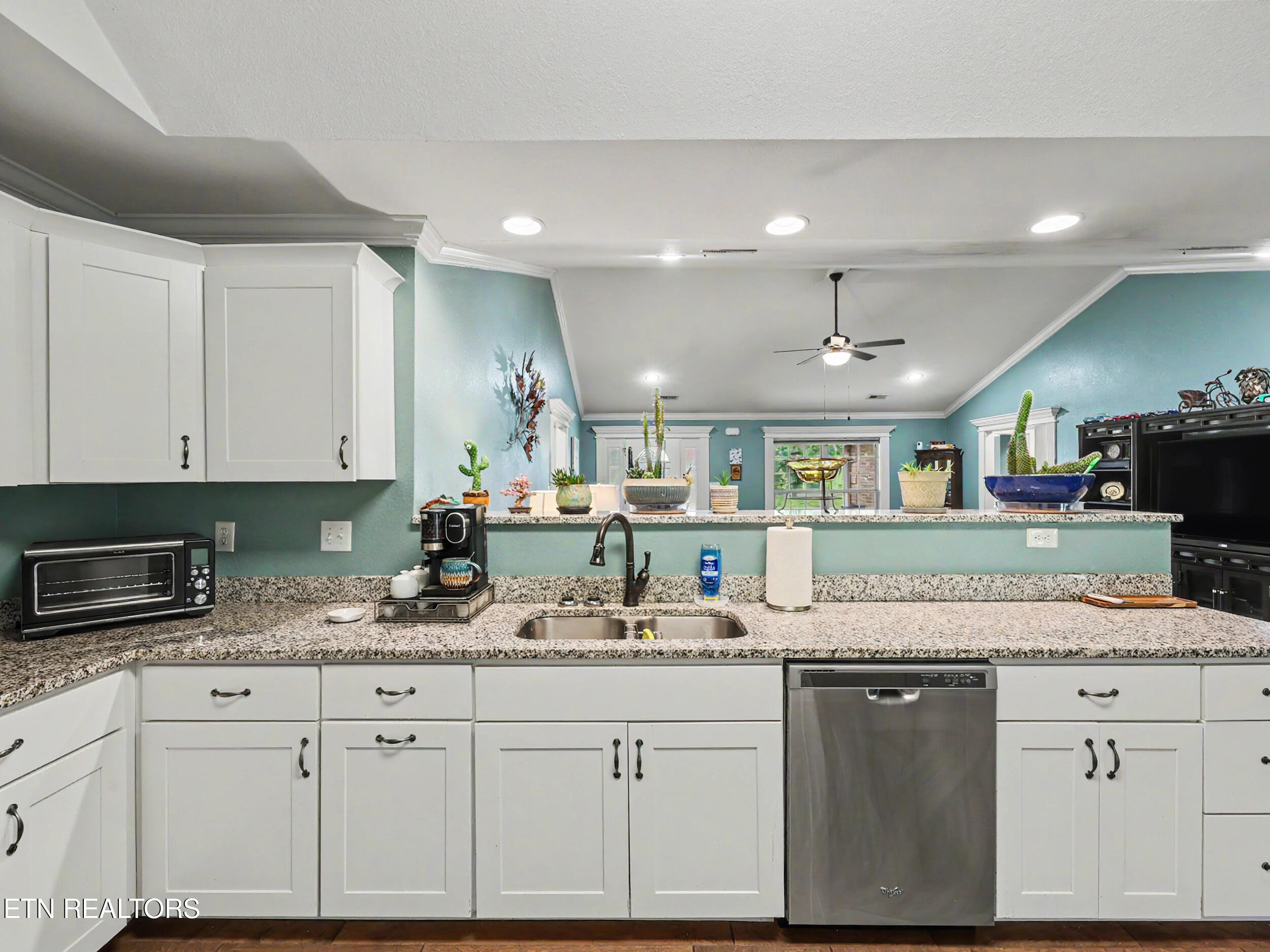 314 White Rose Avenue Maryville TN 37803