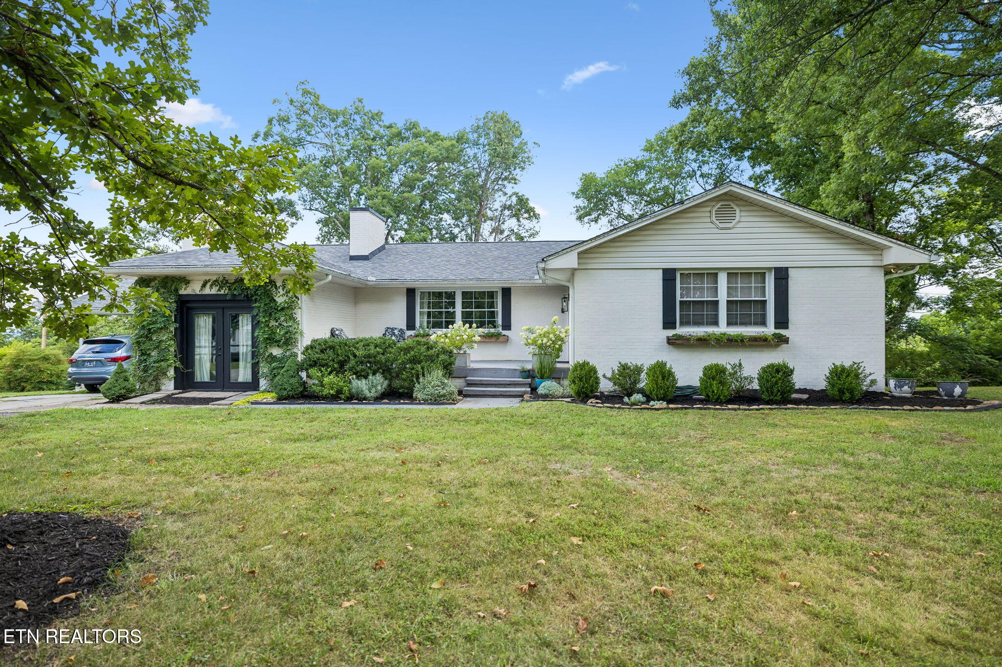 1137 View Drive Maryville TN 37801