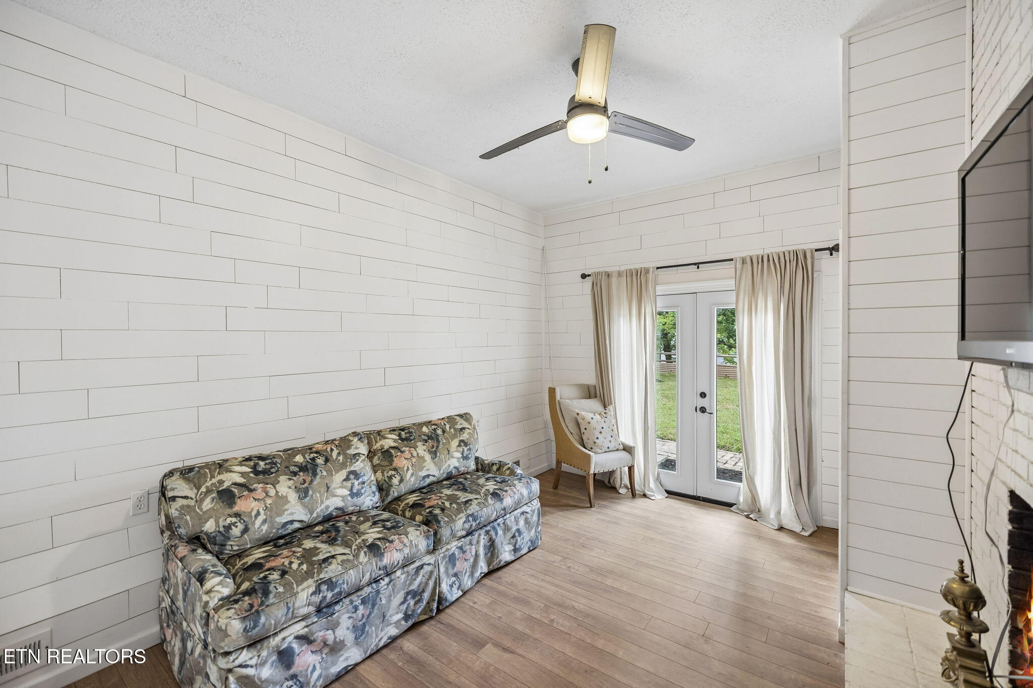 1137 View Drive Maryville TN 37801