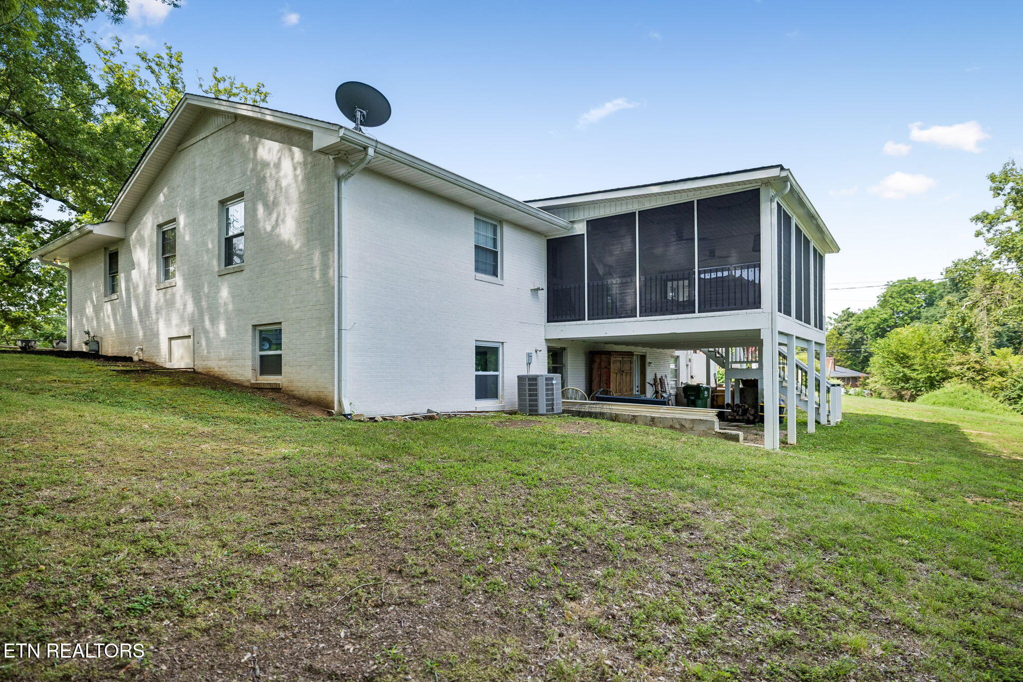 1137 View Drive Maryville TN 37801