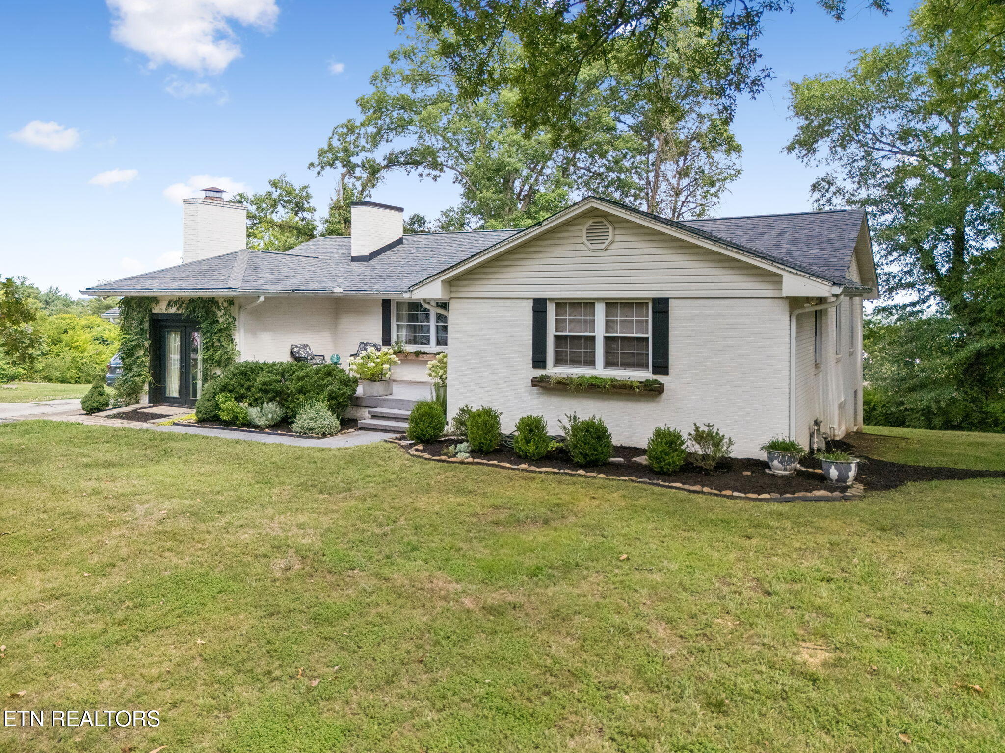 1137 View Drive Maryville TN 37801