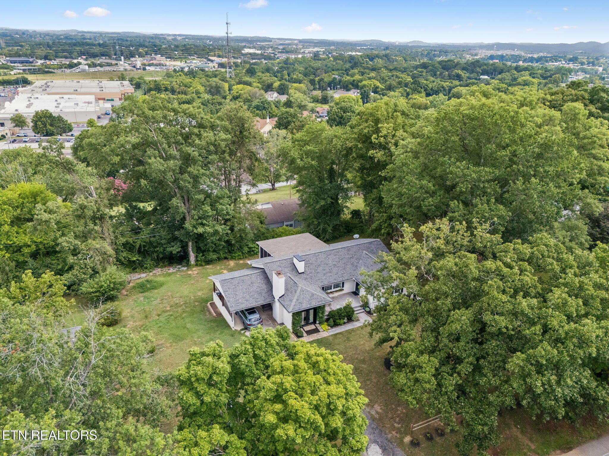 1137 View Drive Maryville TN 37801