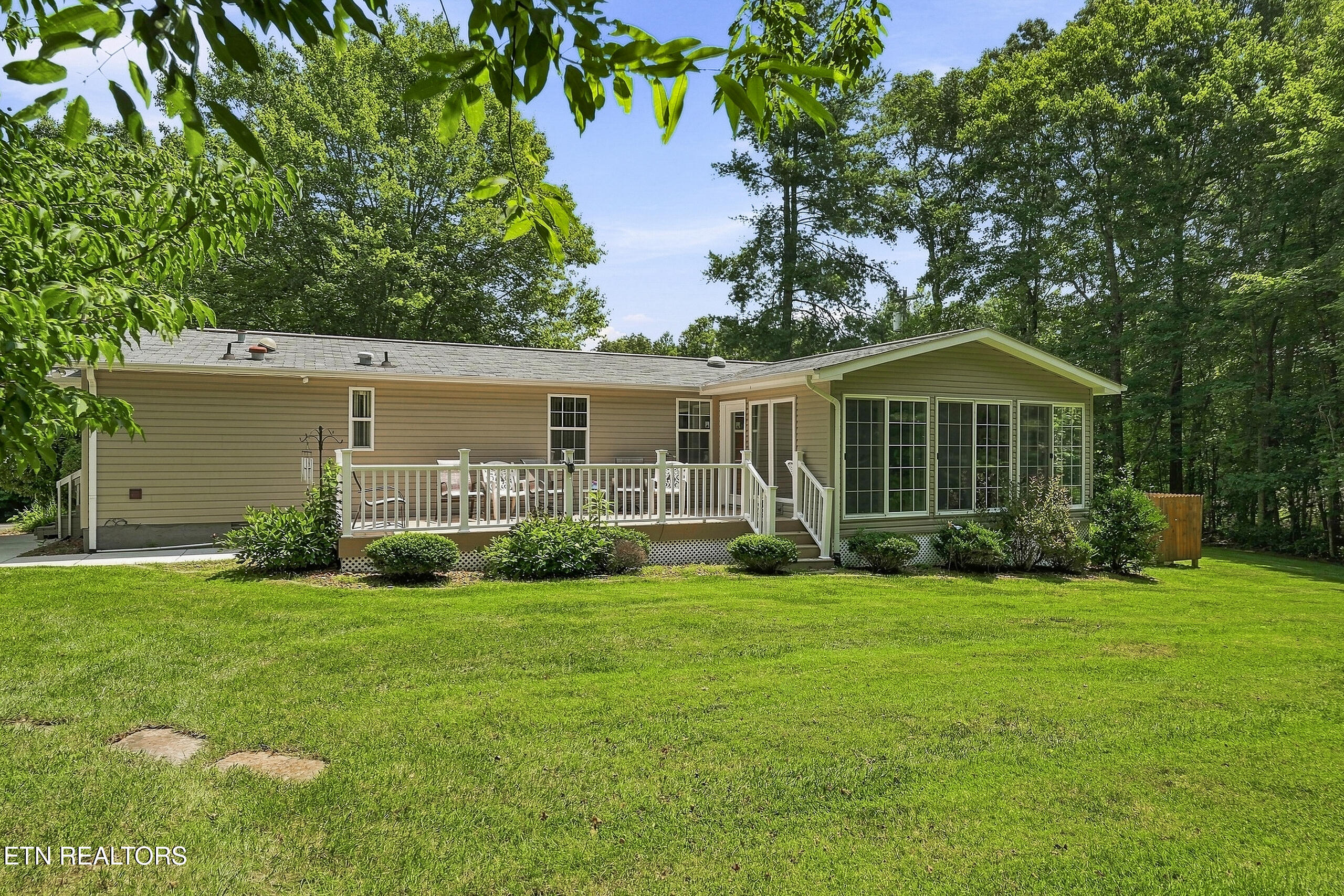 128 Prestonwood Drive Crossville TN 38558