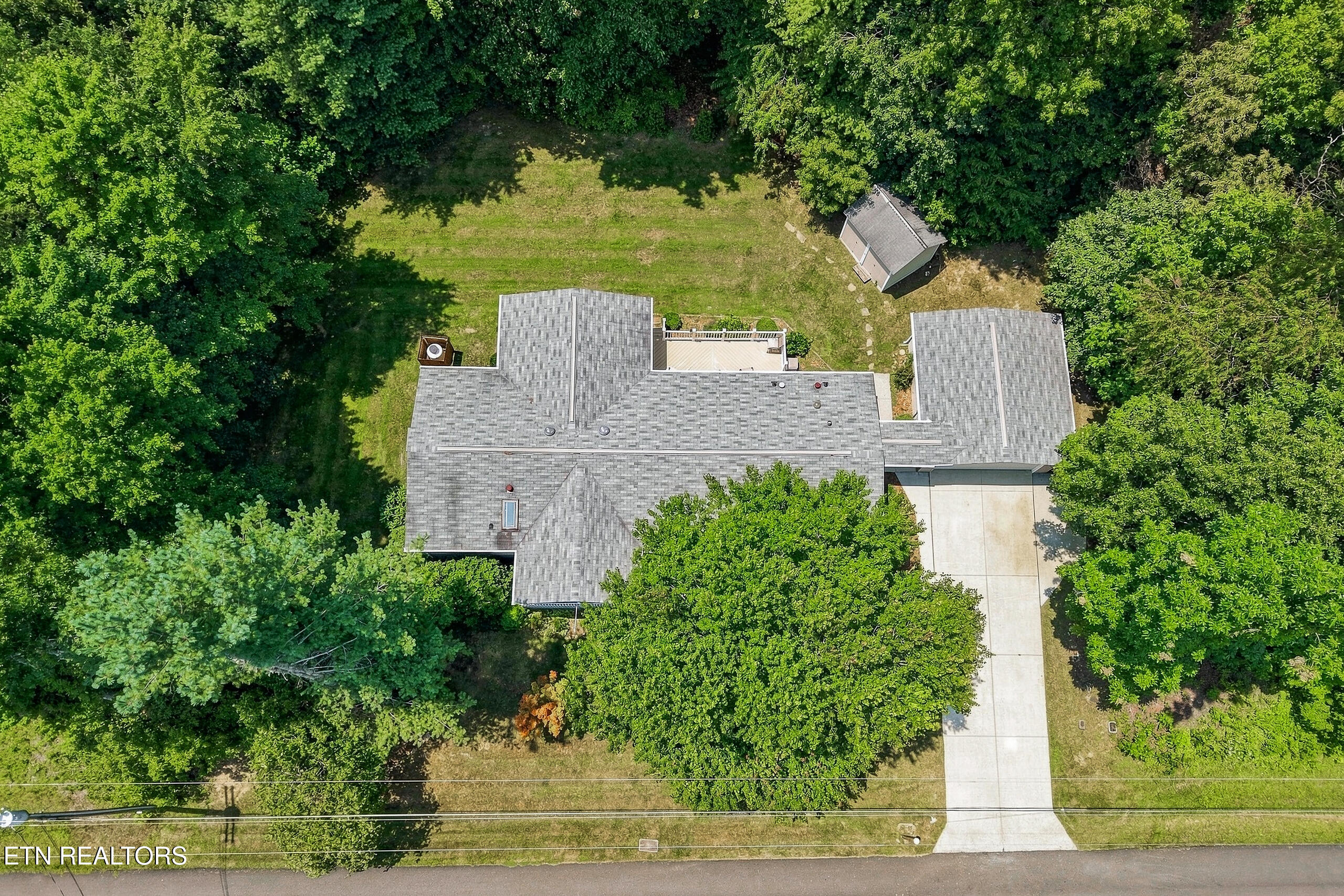 128 Prestonwood Drive Crossville TN 38558