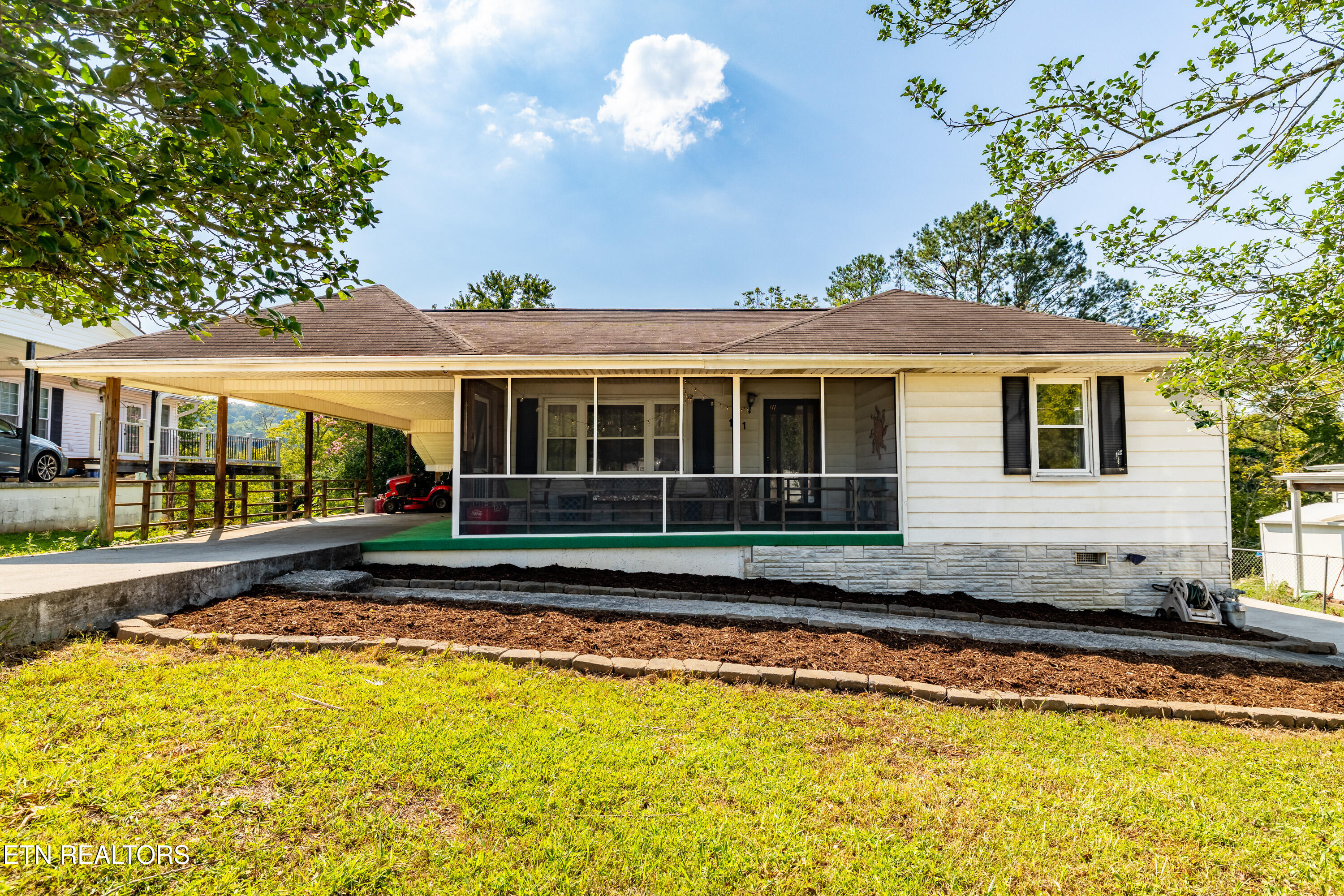 111 Sanford Lane Oak Ridge TN 37830