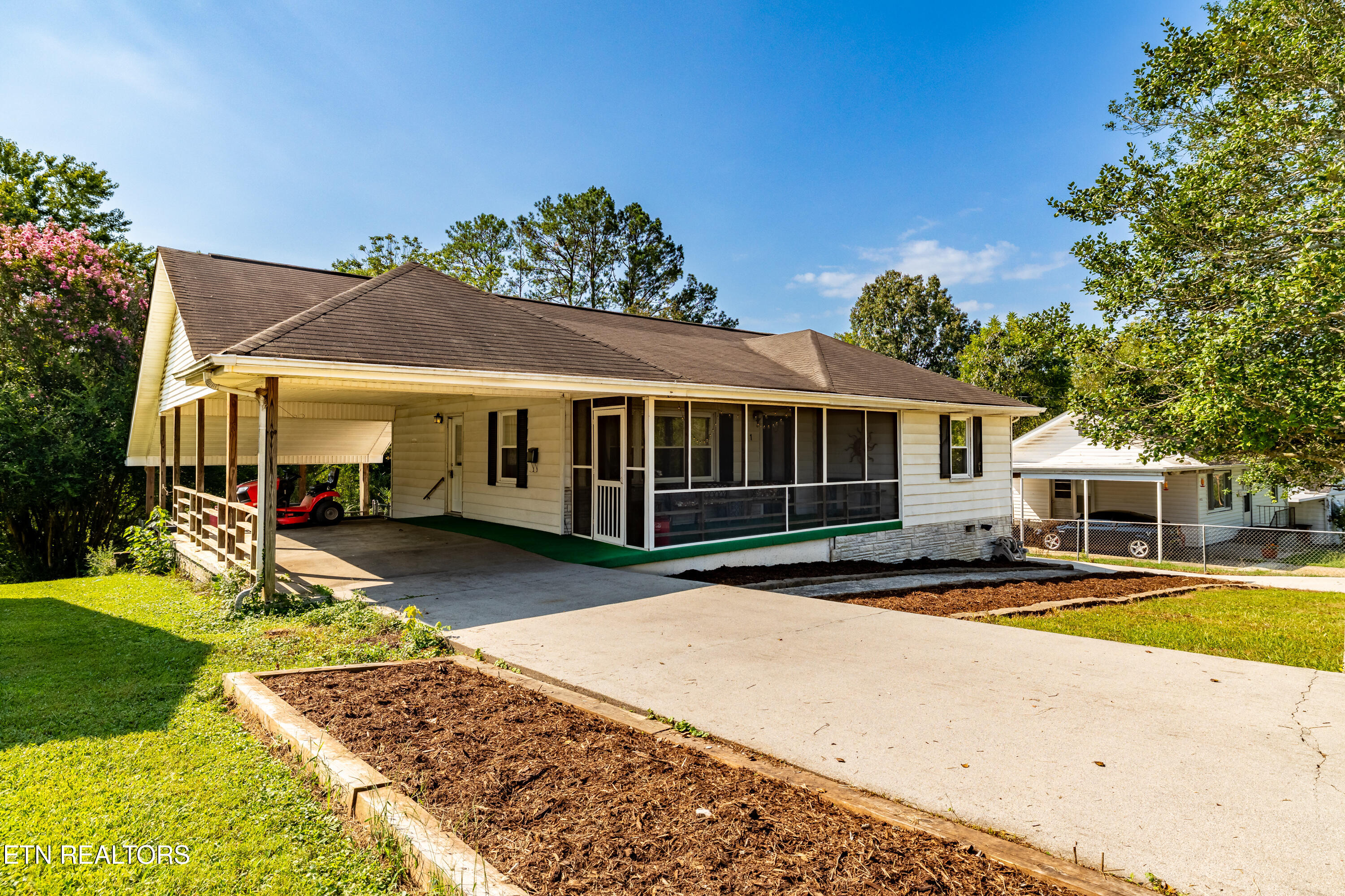 111 Sanford Lane Oak Ridge TN 37830