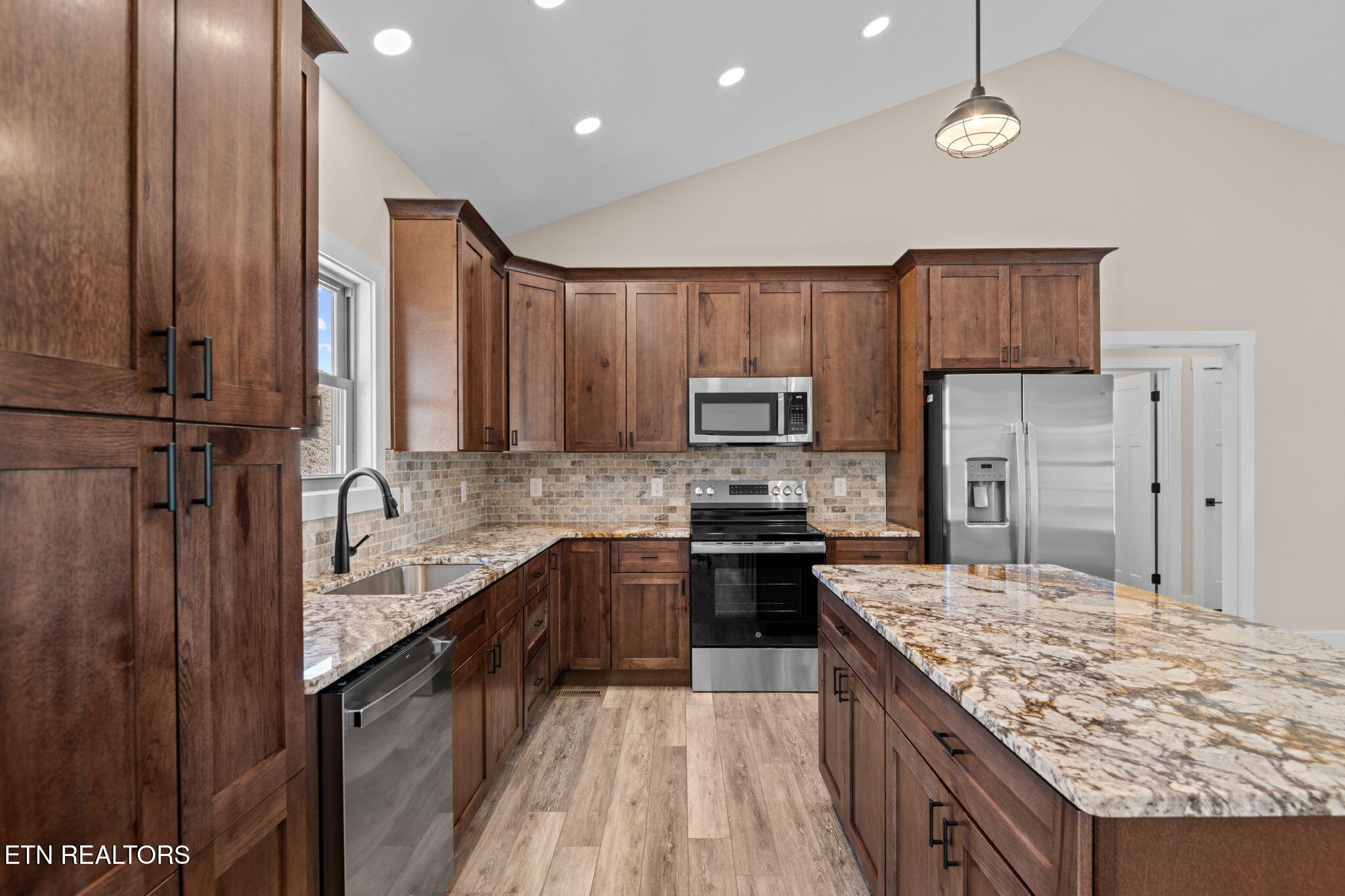 380 Hillvale Road Clinton TN 37716