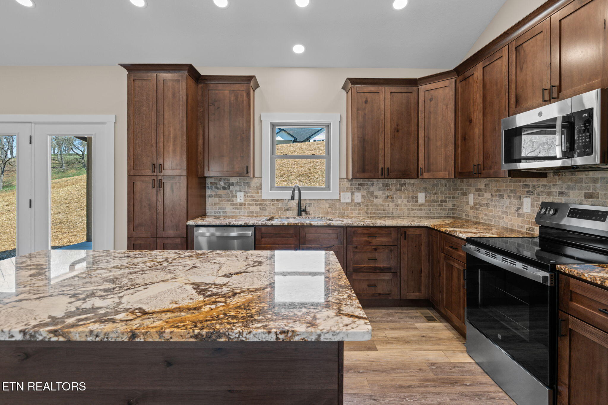 380 Hillvale Road Clinton TN 37716