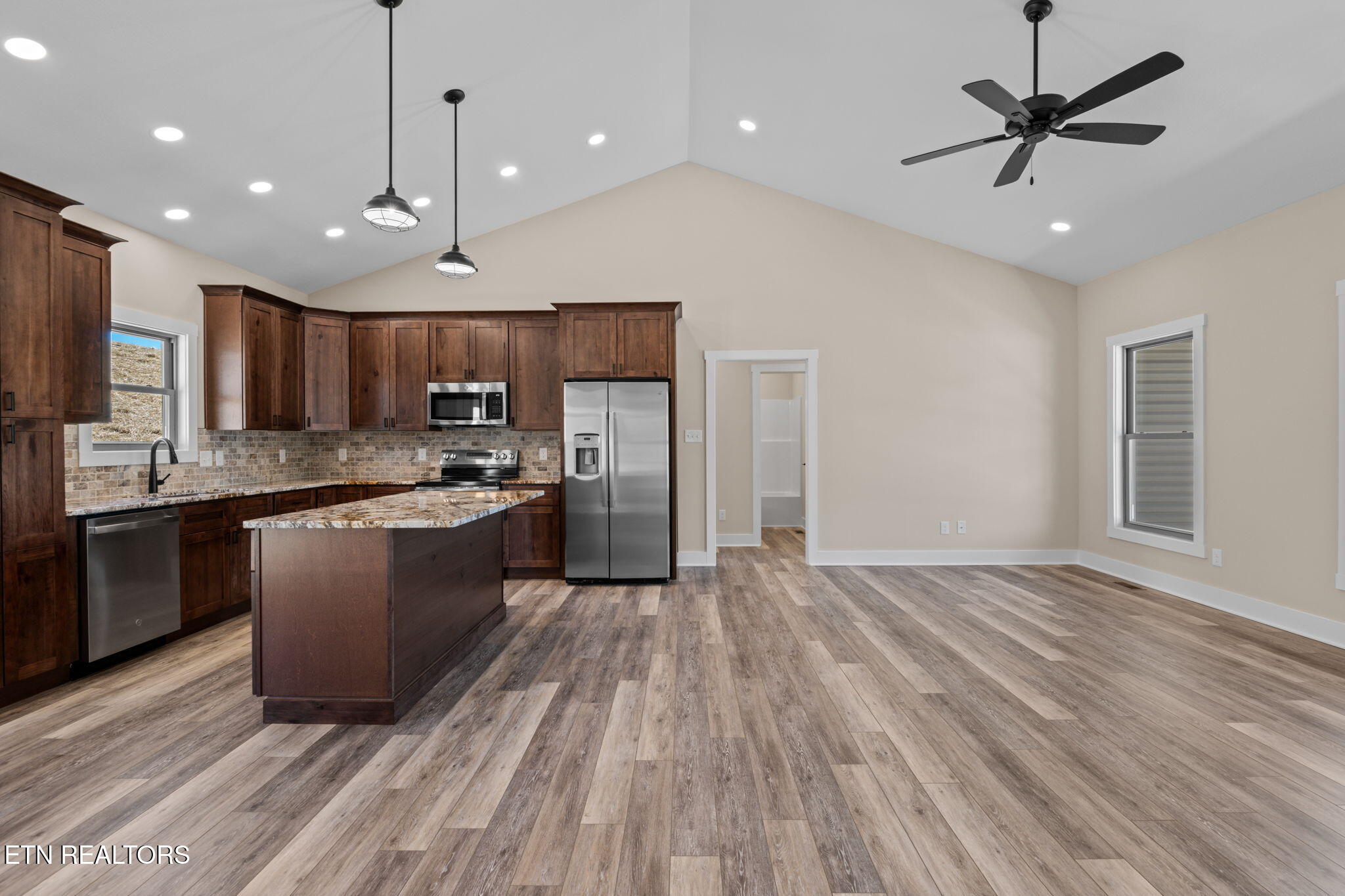 380 Hillvale Road Clinton TN 37716