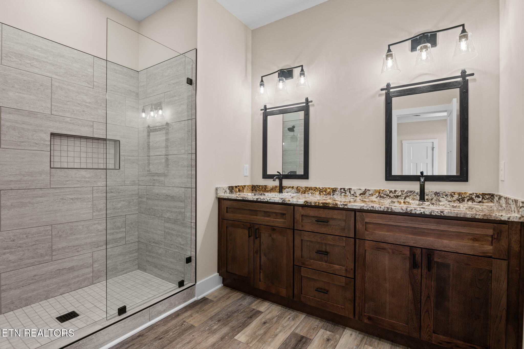 380 Hillvale Road Clinton TN 37716