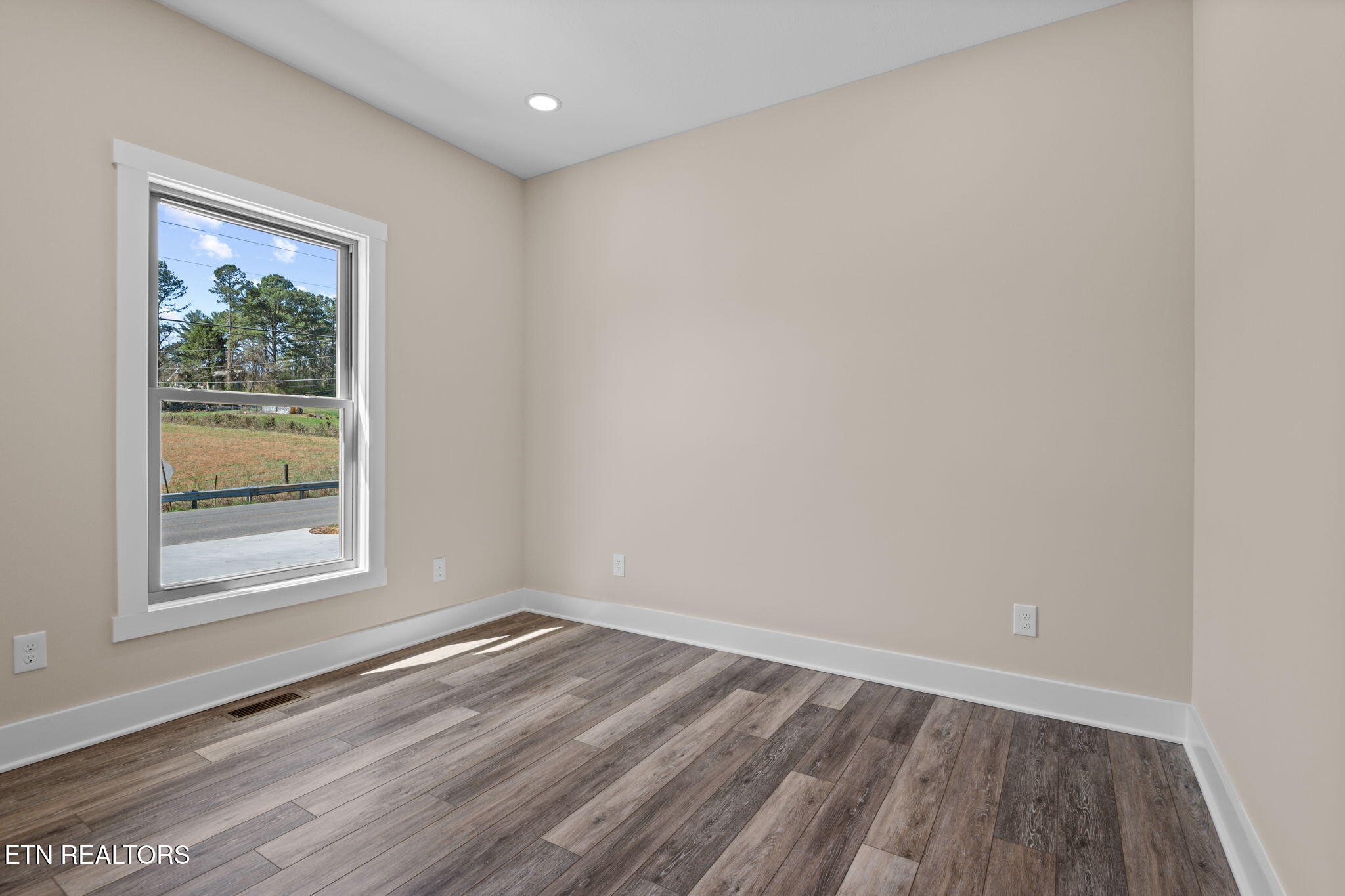 380 Hillvale Road Clinton TN 37716