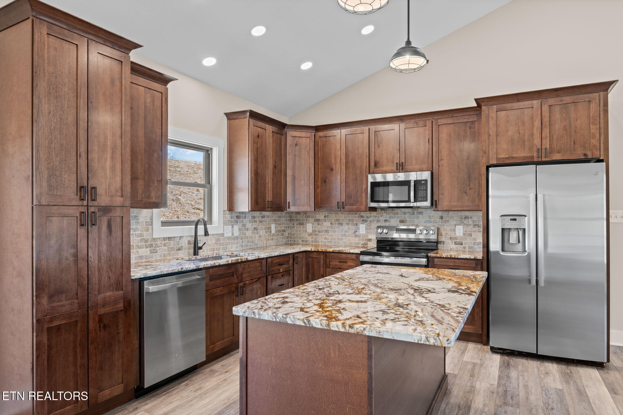 380 Hillvale Road Clinton TN 37716